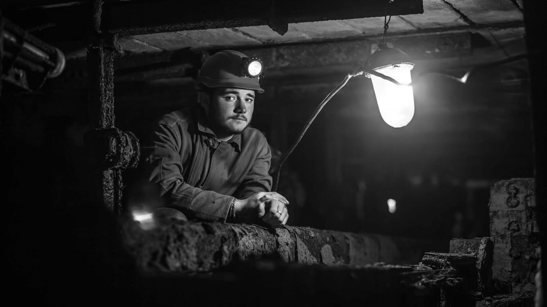 Cehia își închide ultima mină de cărbune, Polonia promite că le ține deschise până în 2049. Adâncimea uriașă la care au ajuns