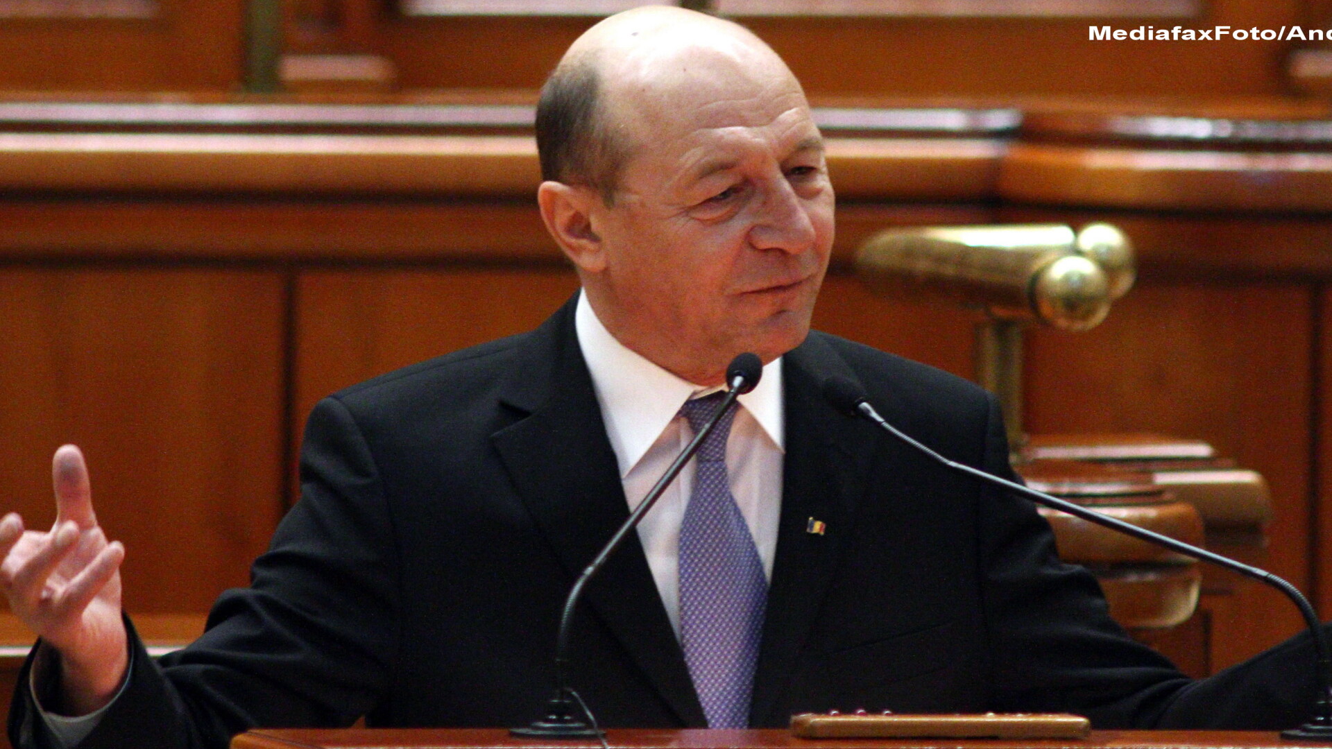 Traian Basescu - COVER