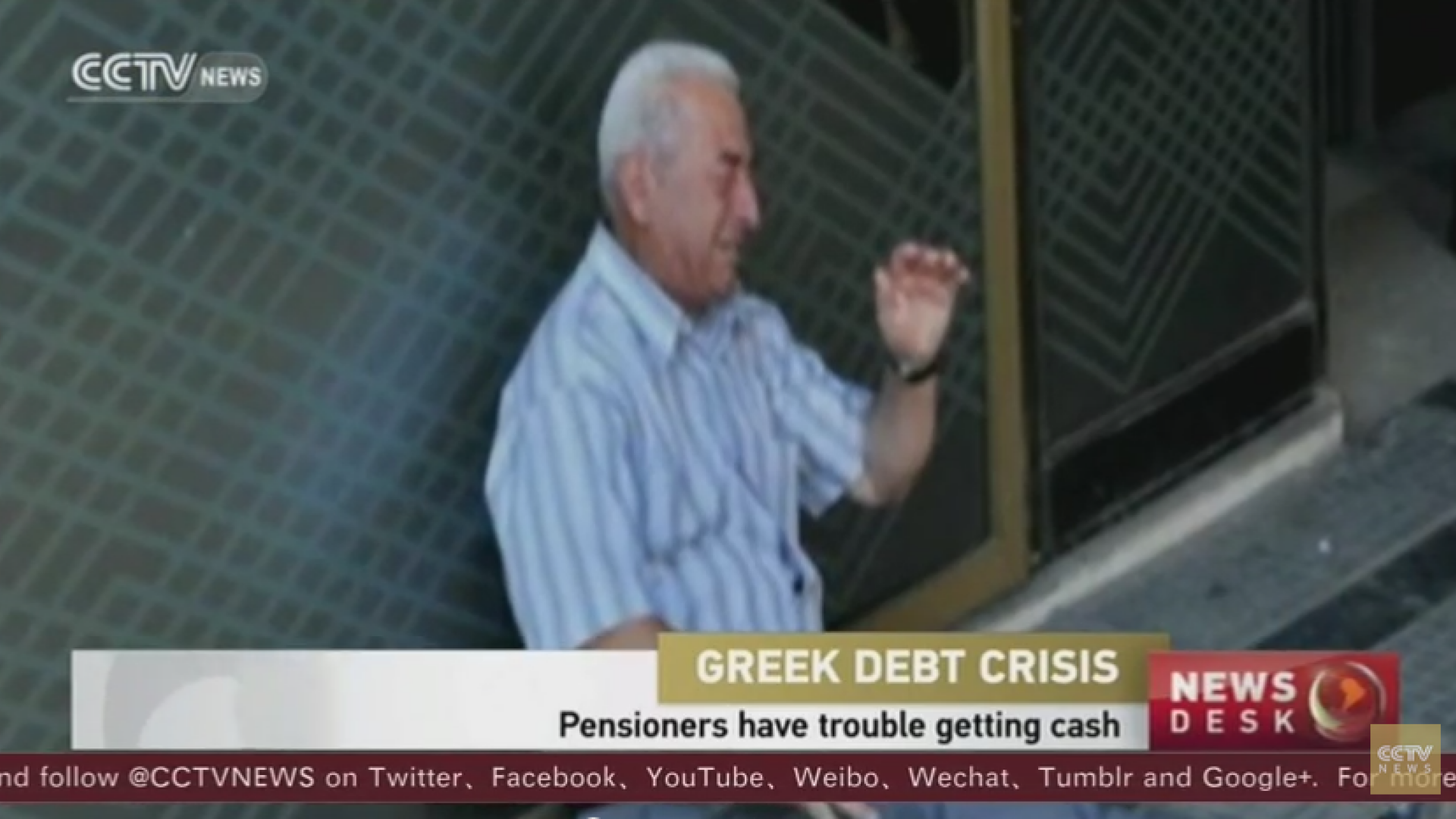 Crying Greek pensioner - captura youtube