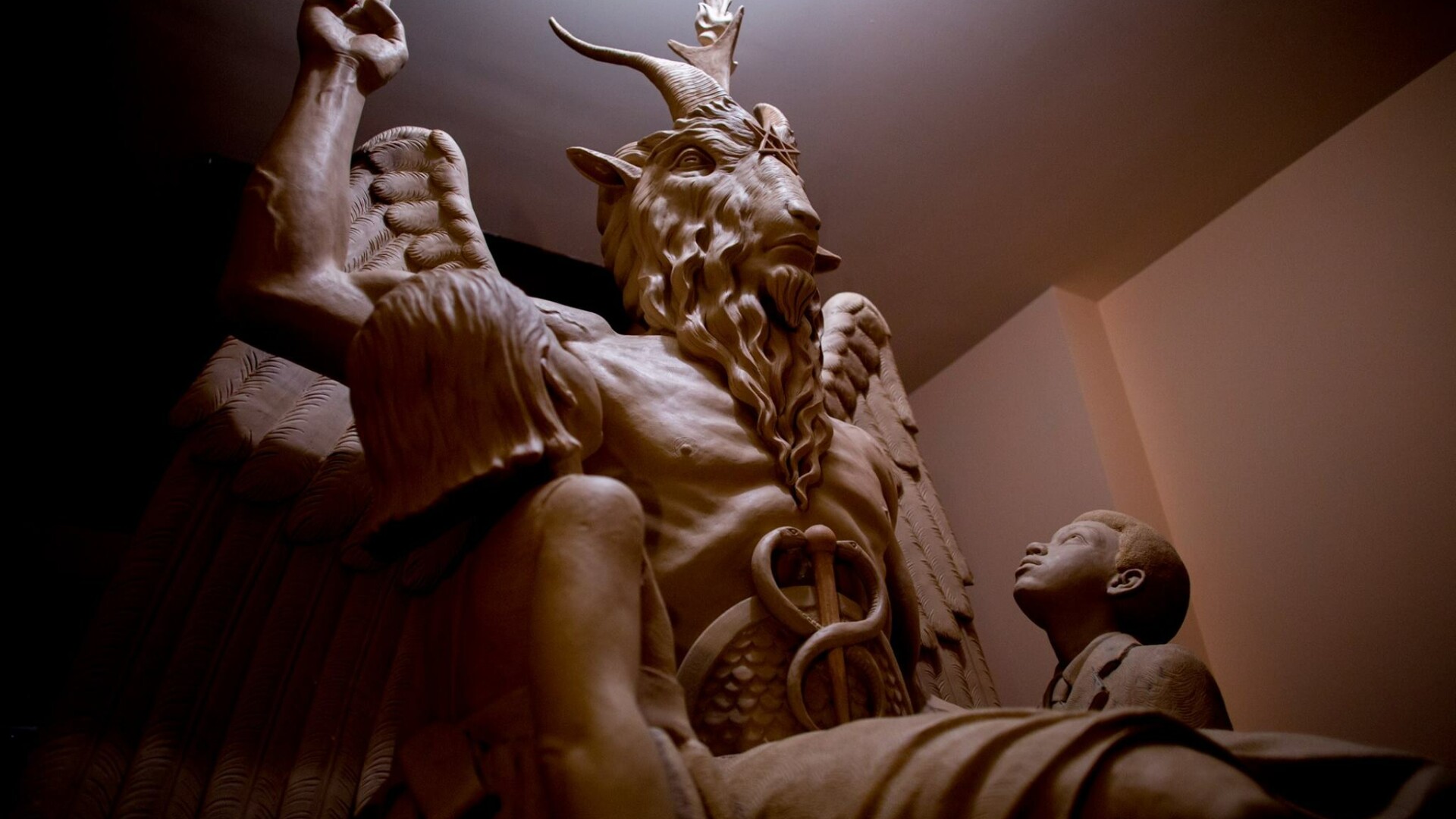 statuia demonului Baphomet din Detroit