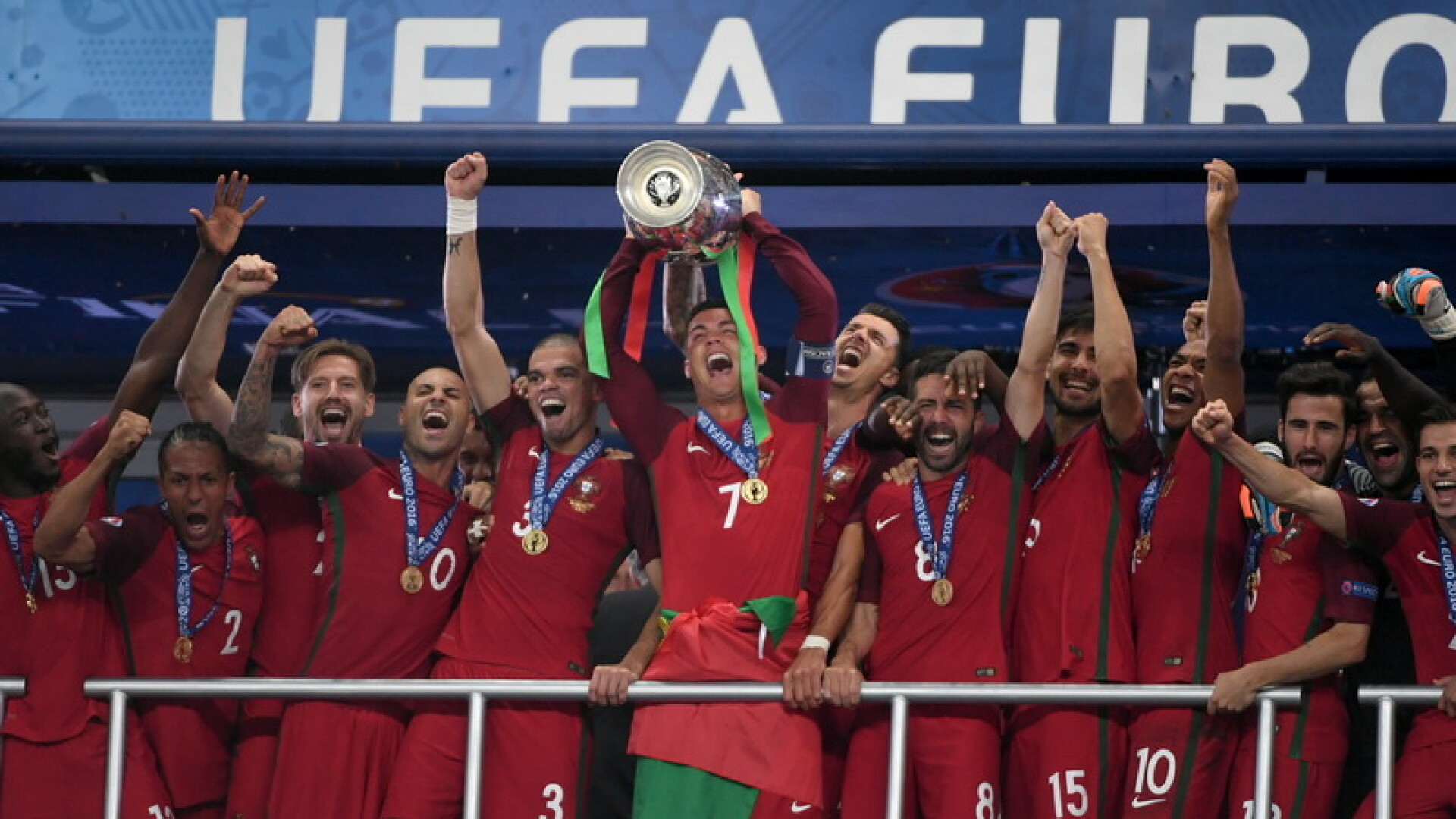 Bucuria portughezilor dupa ce au castigat finala UEFA EURO 2016, iar Portugalia a devenit campioana europeana