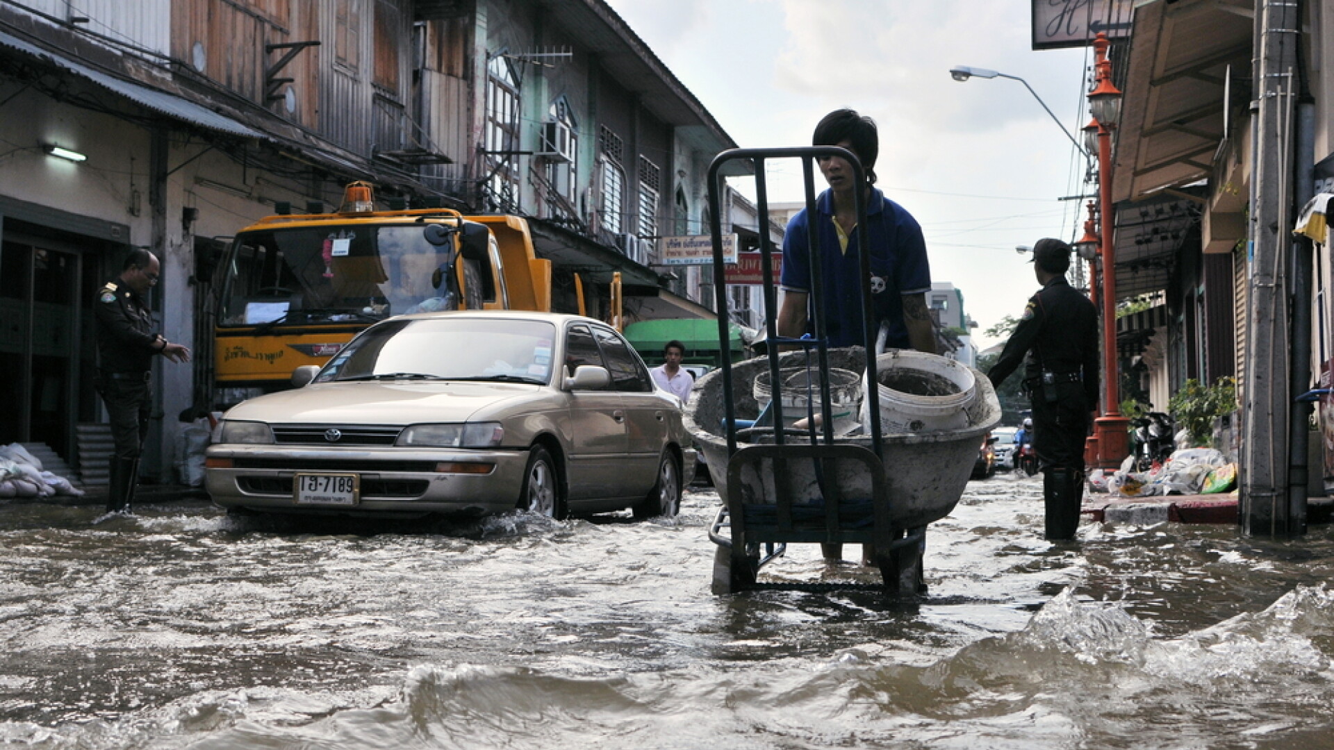 Barbat inundatie