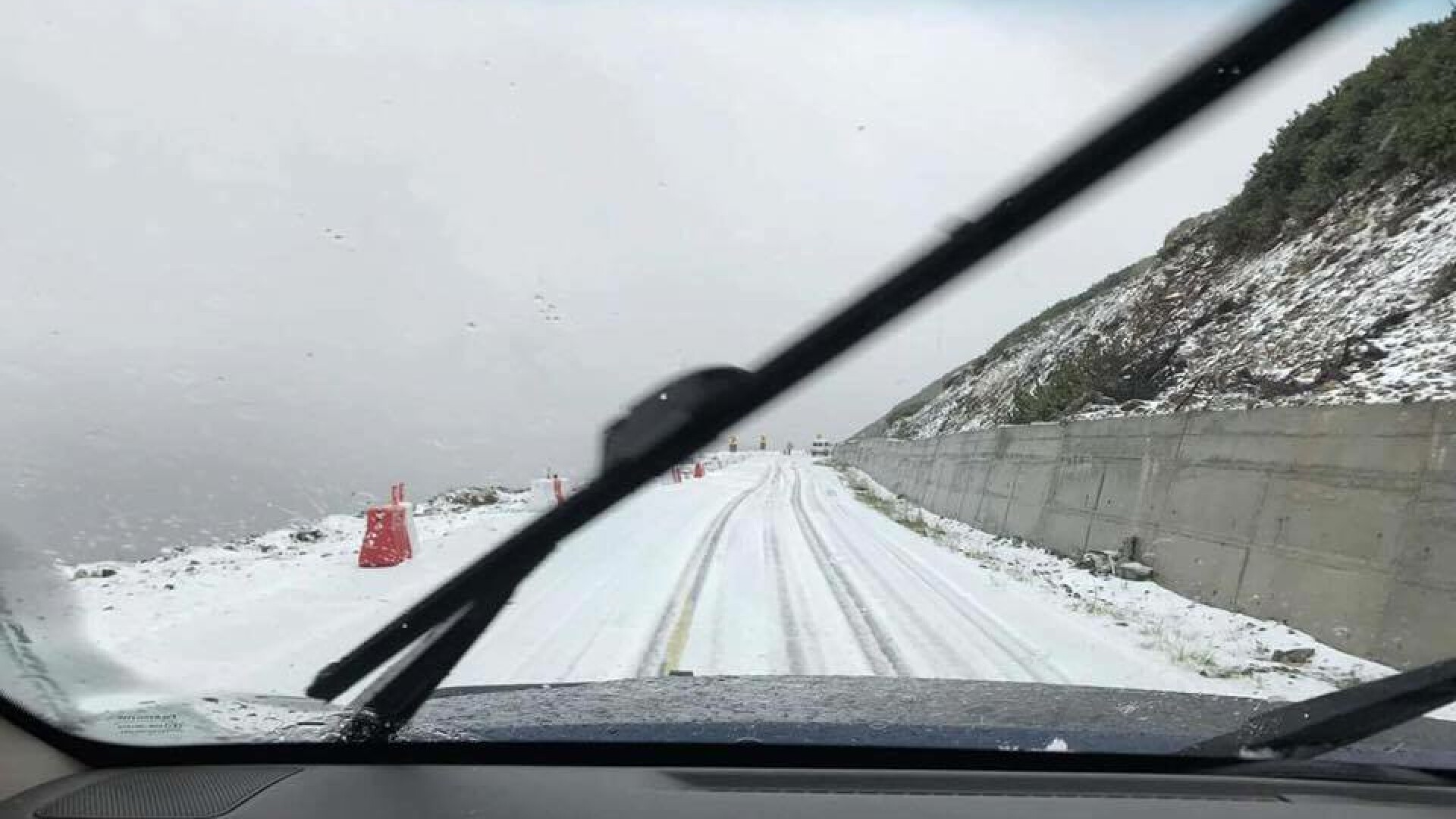 Ninsoare pe Transalpina, in mijlocul verii