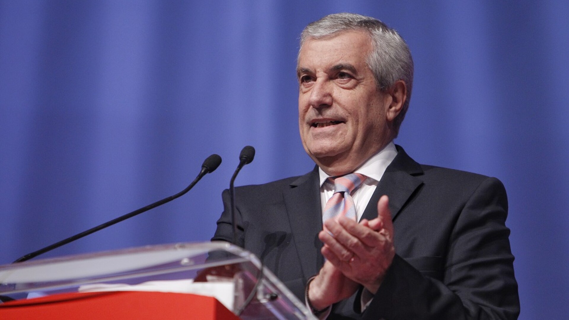 Calin Popescu Tariceanu vorbeste la deschiderea congresului Partidului Social Democrat