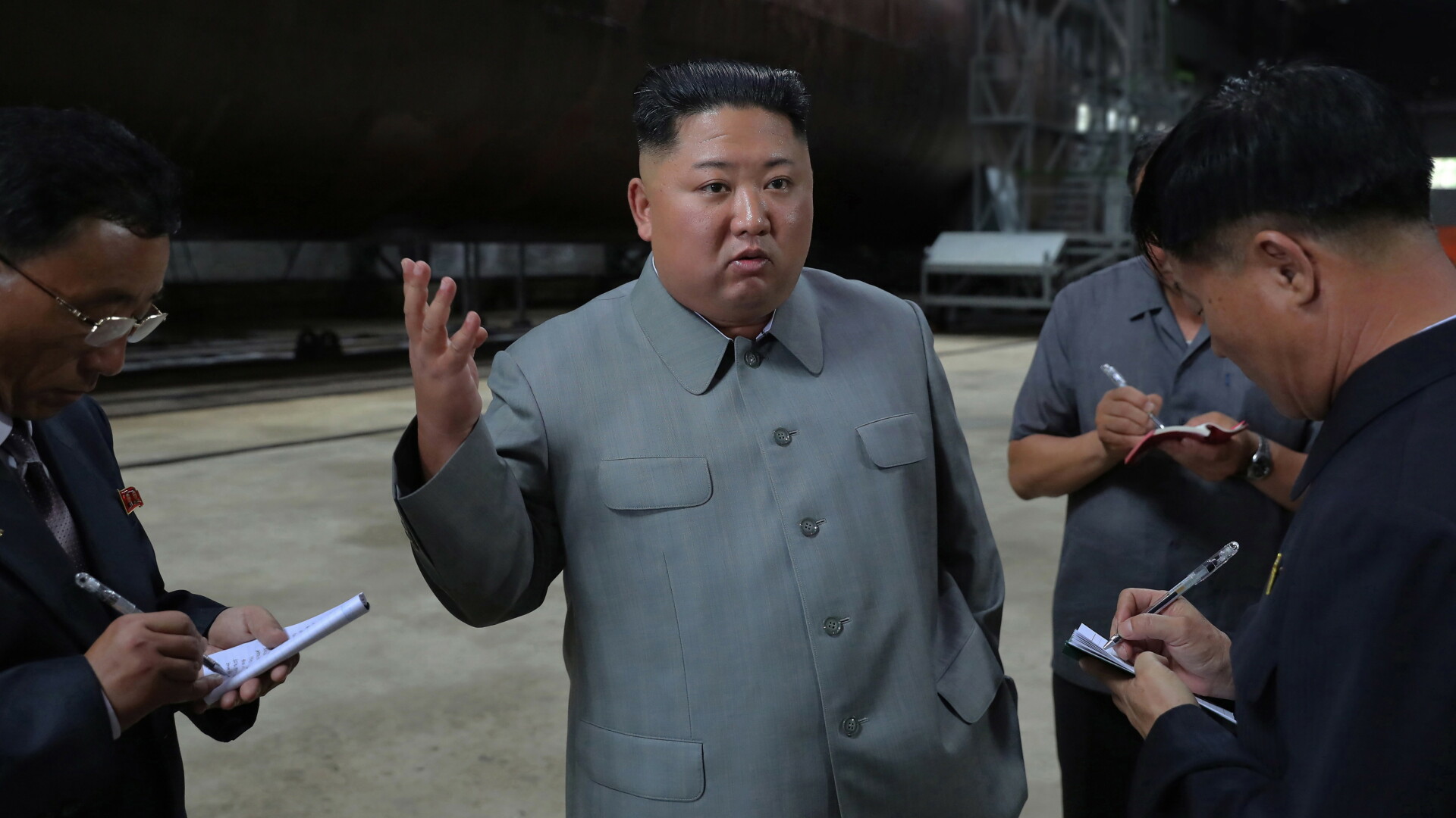 Liderul de la Phenian, Kim Jong-un, a inspectat un nou submarin nord-coreean. FOTO