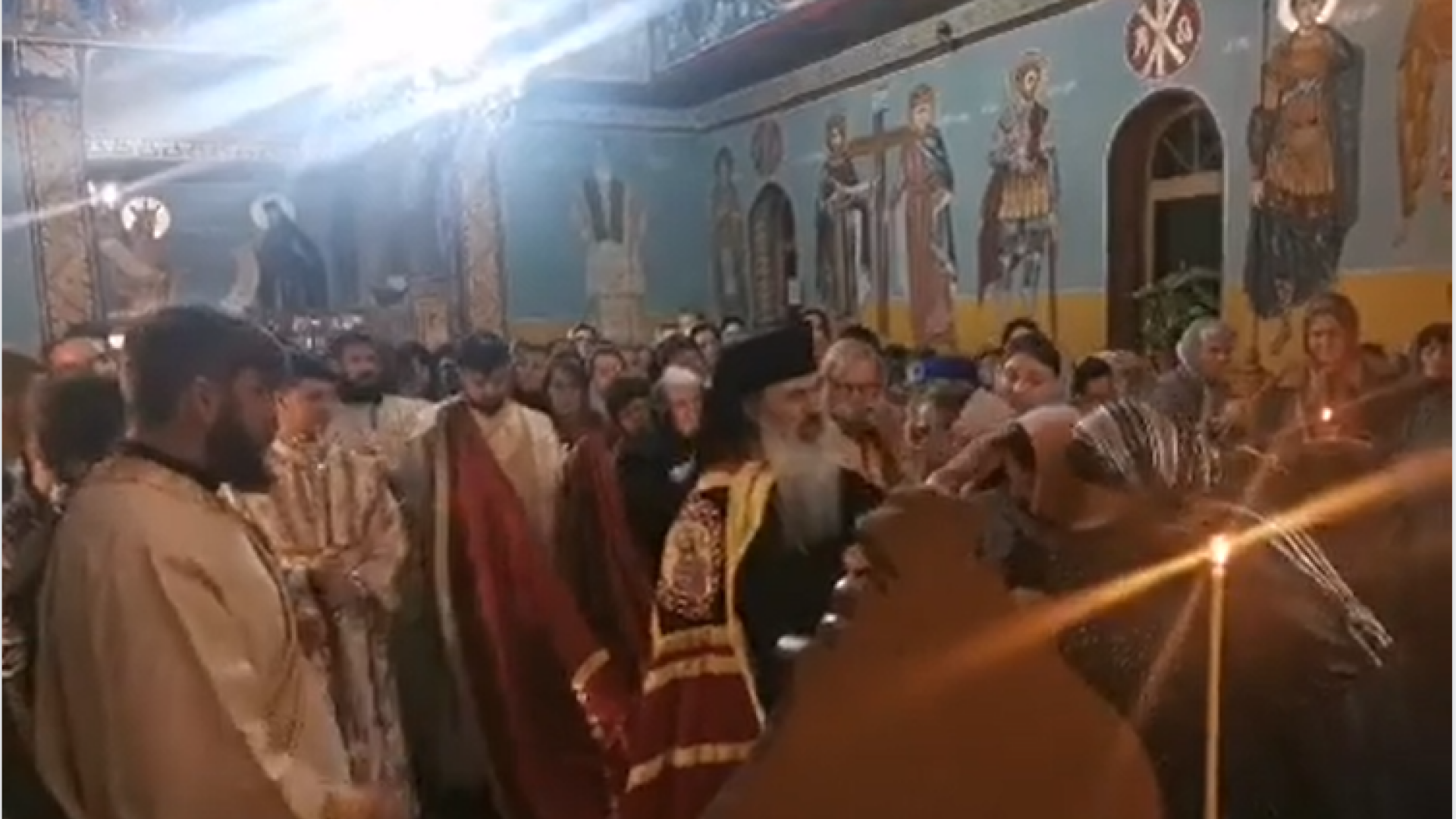 IPS Teodosie, despre slujba de la Suceava, într-o biserică plină de enoriași fără mască: Am slujit pentru sănătatea oamenilor