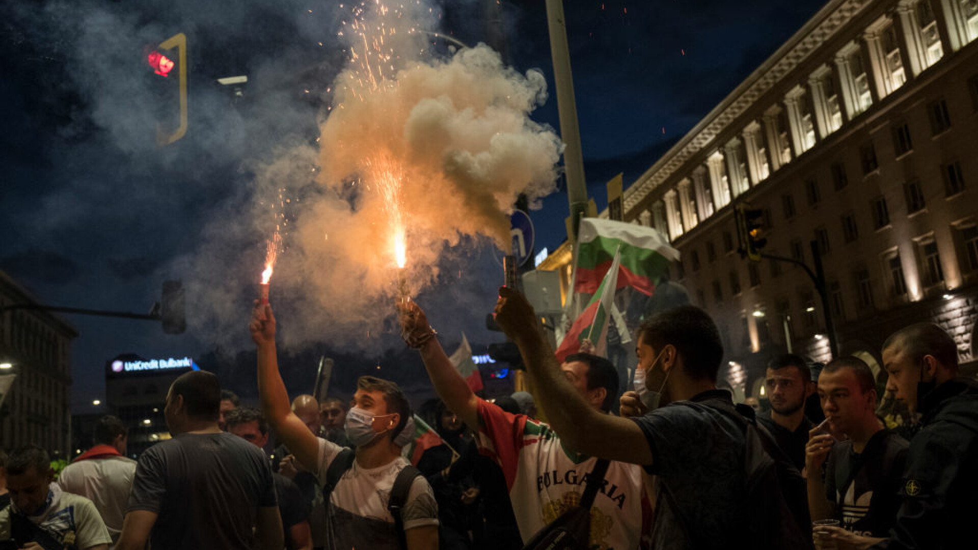 Bulgarii cer demisia guvernului. Protestatarii vor să blocheze parlamentul şi alte instituţii ale statului