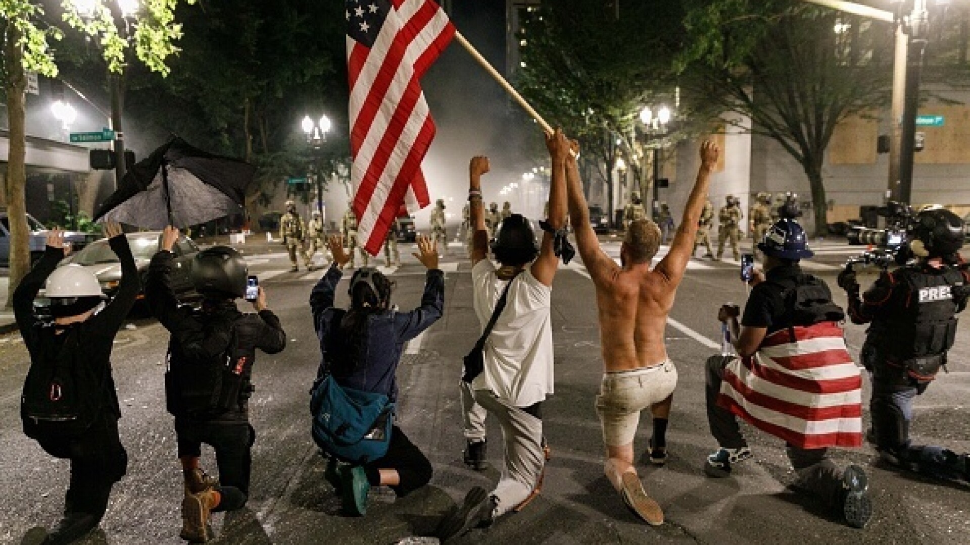 Black Lives Matter. Mii de oameni protestează în Portland față de prezența agenților federali - 7