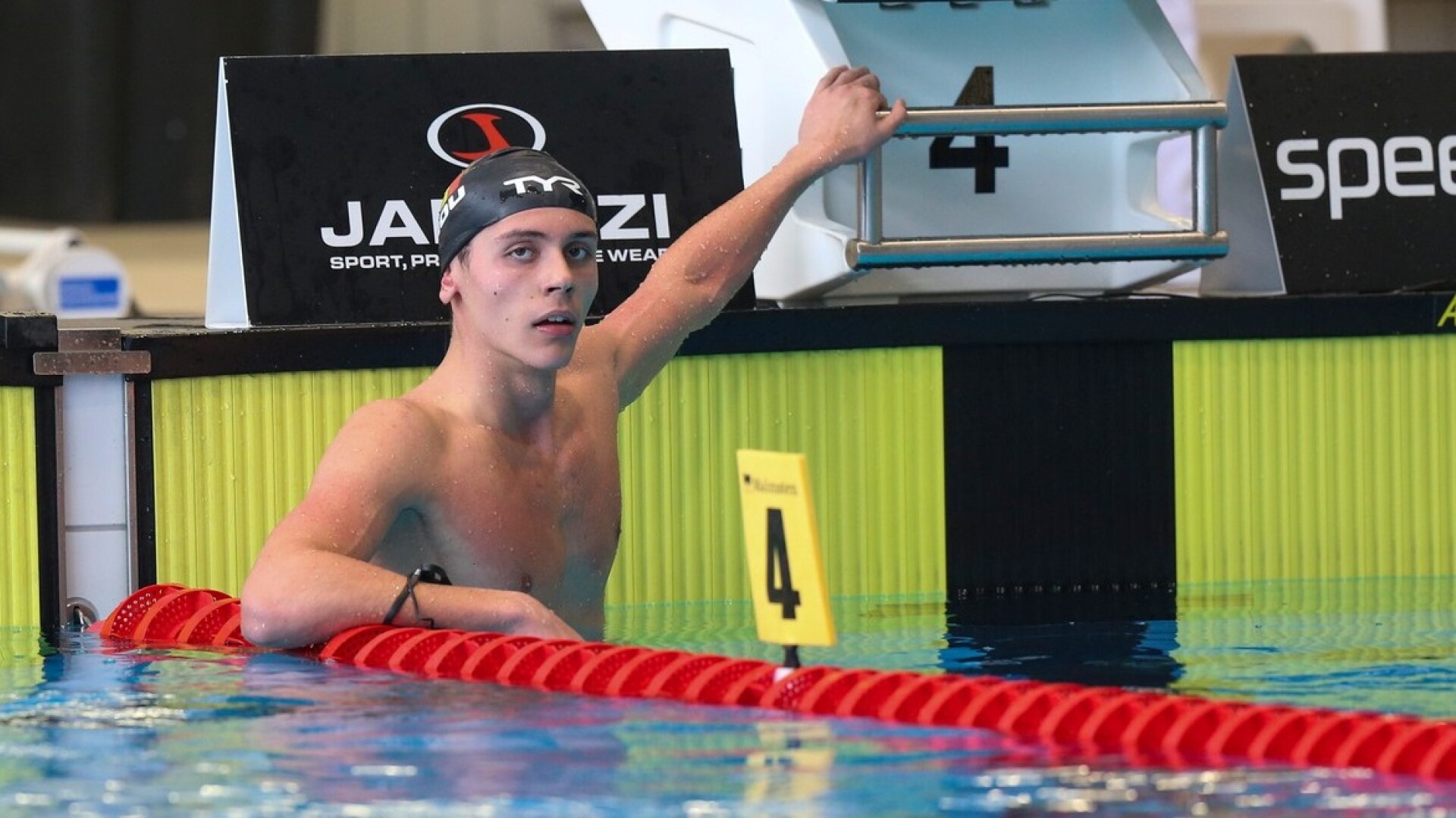 Un român de 16 ani este noua senzație a natației! Câte medalii a cucerit David Popovici într-o săptămână
