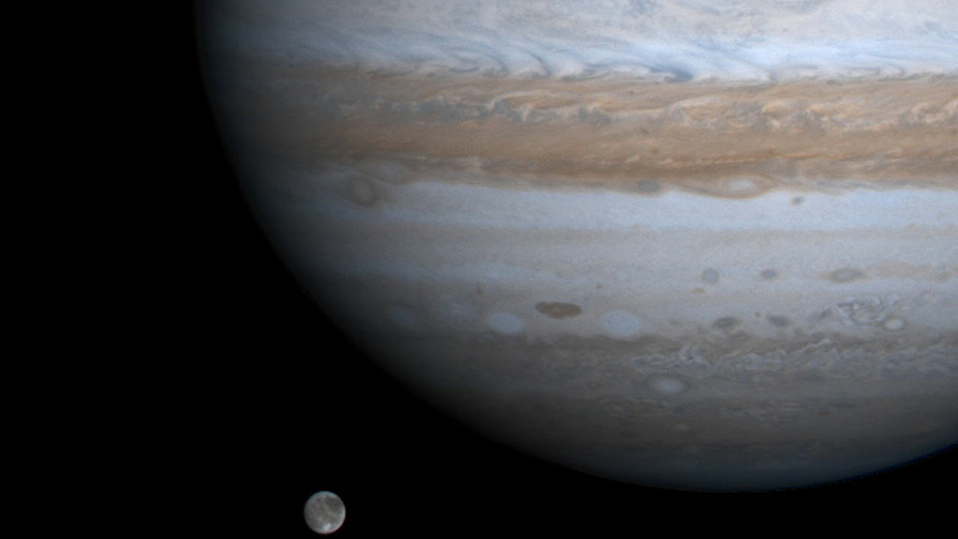 Un satelit al lui Jupiter are mai multă apă decât Pământul și ar putea adăposti viață