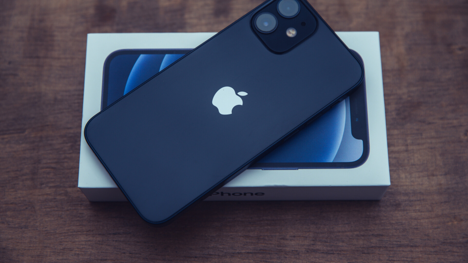 iPhone 12 şi iPhone 13, interzise la vânzare în Columbia. Cum s-a ajuns la decizia instanței din Bogota