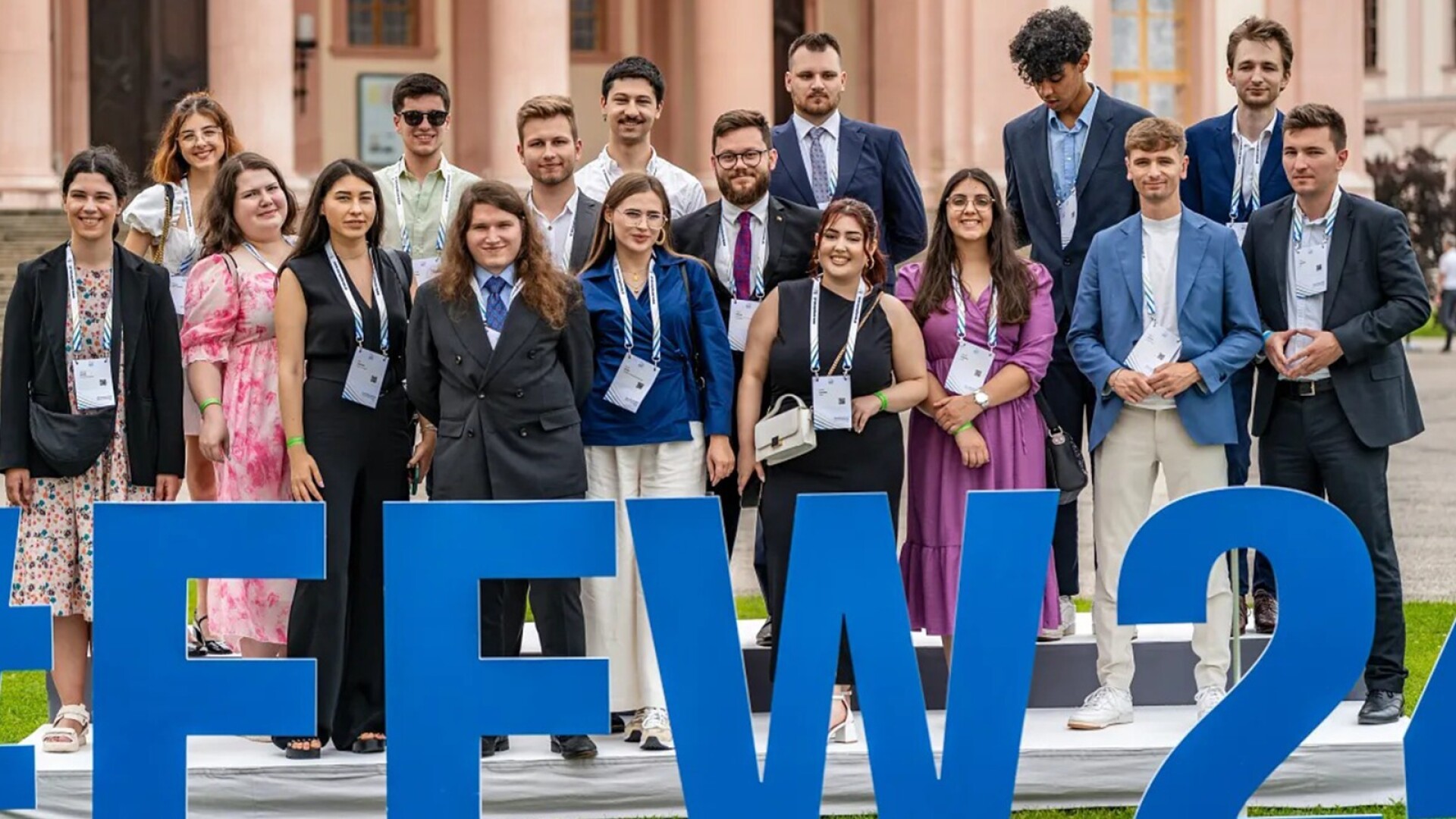 Tinerii români își fac vocea auzită în fața liderilor politici la Forumul European de la Wachau