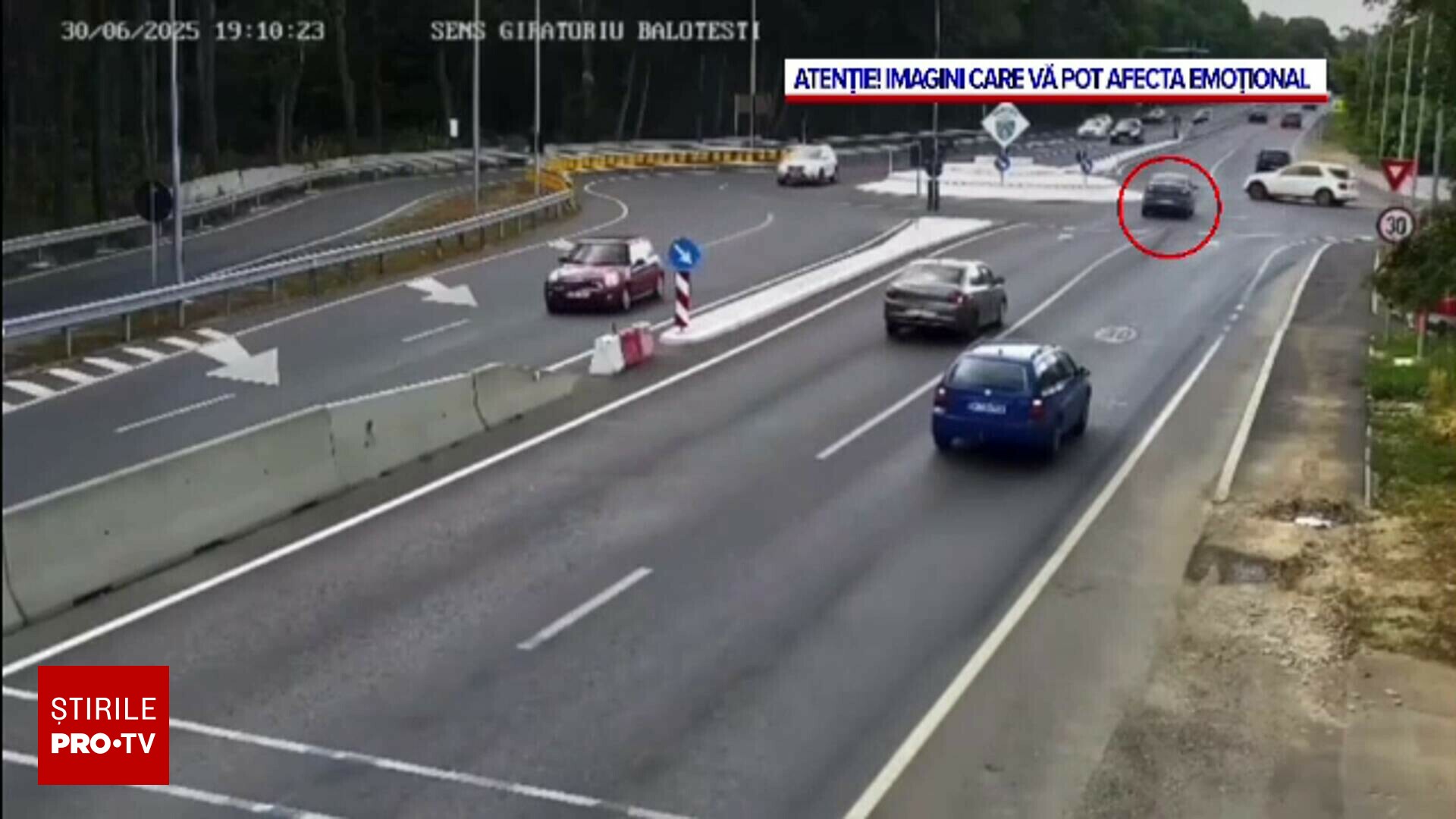 Un &#537;ofer a intrat &icirc;ntr-un sens giratoriu cu vitez&#259;. A ucis un alt &#537;ofer de 70 de ani