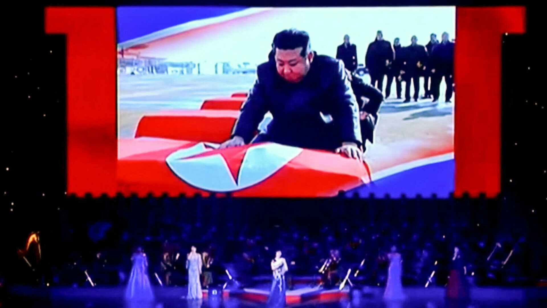 Kim Jong-Un varsă o lacrimă lângă sicriele soldaților săi, căzuți în războiul Rusiei. De ce este important acest moment