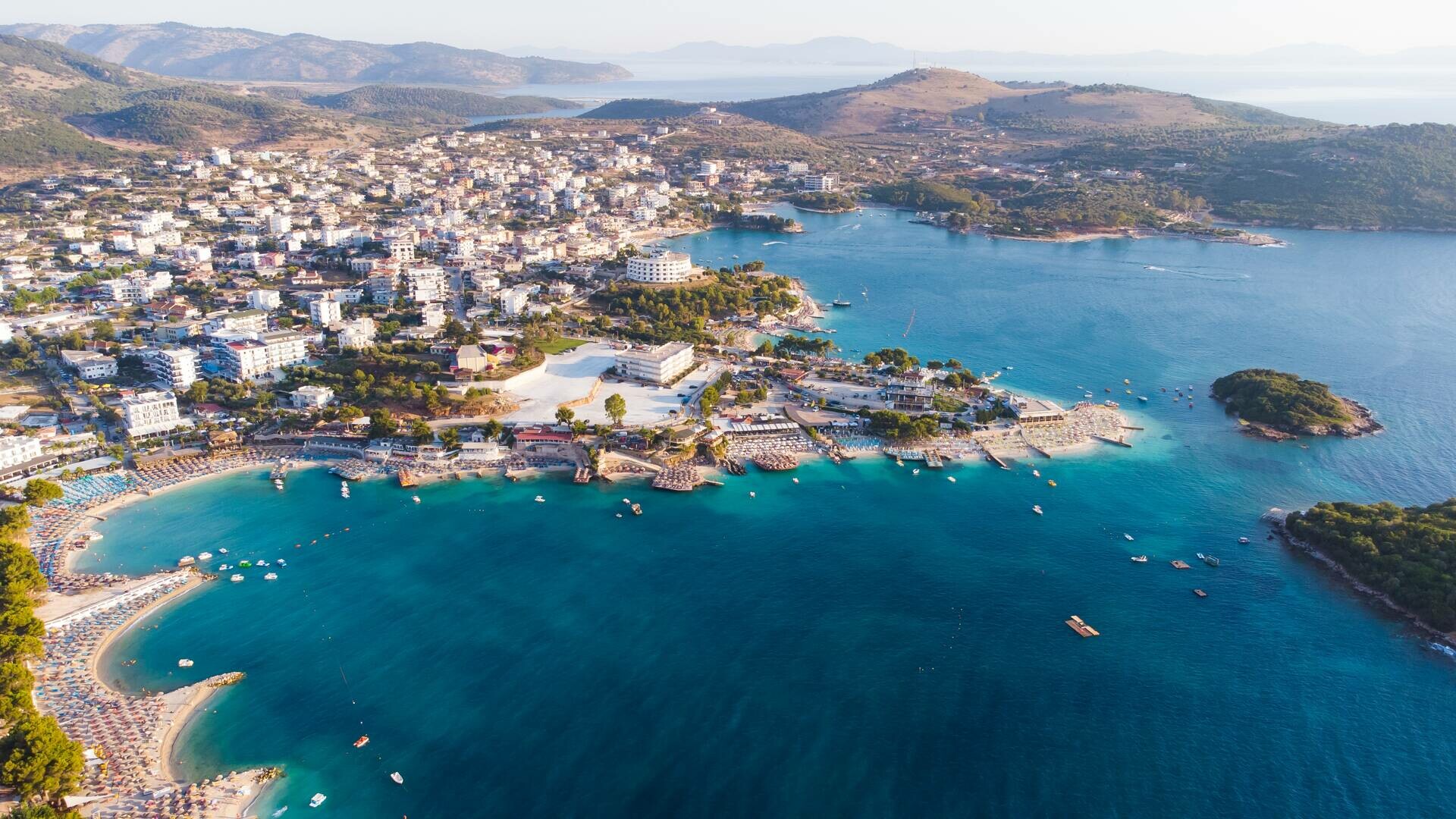 Vacanță la mare în Albania - ce să vizitezi, cât costă și cum ajungi pe Riviera Albaneză. Top stațiuni pe litoralul albanez
