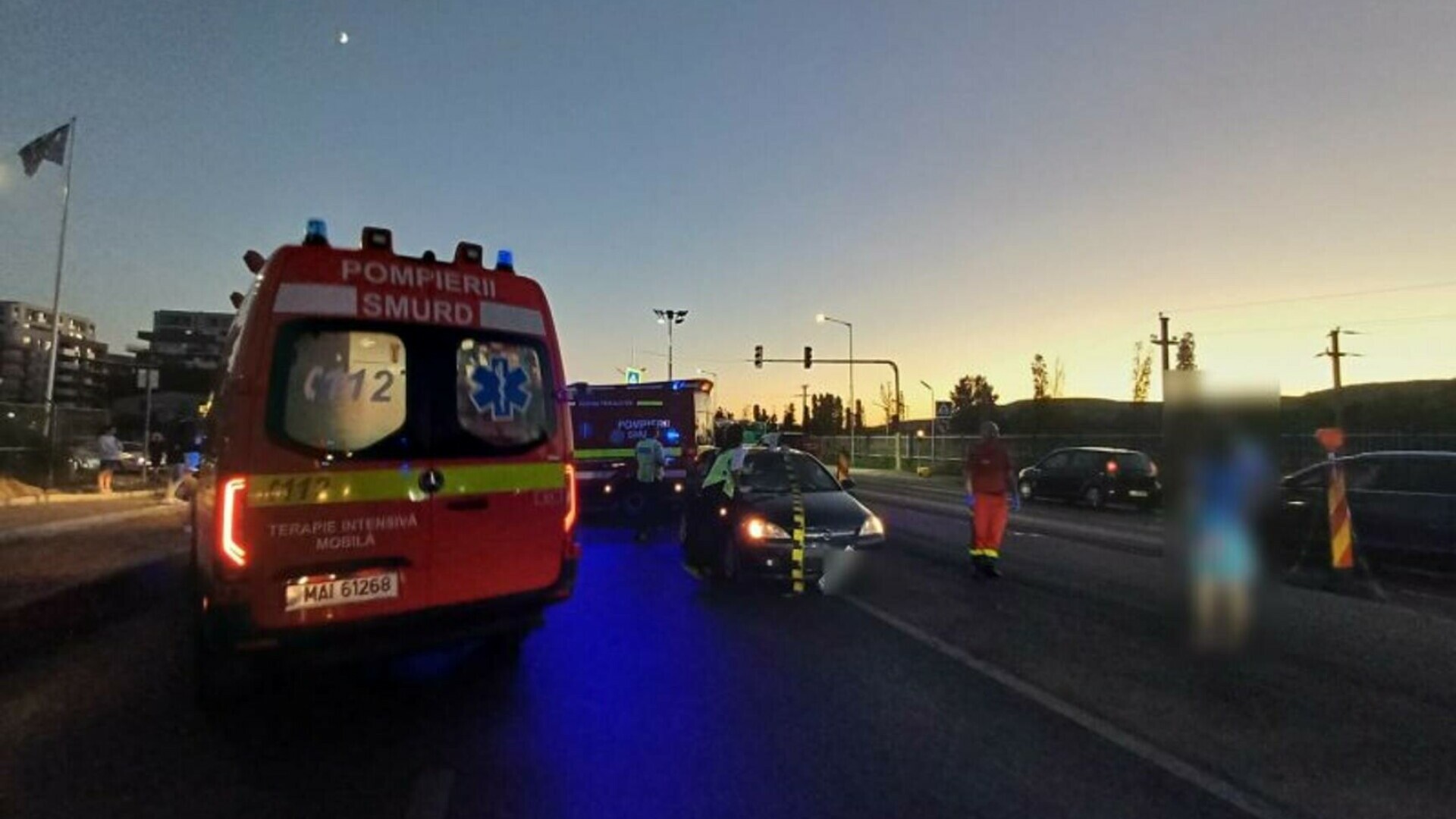 Fetiță de 12 ani, spulberată de o mașină pe trecerea de pietoni, în Cluj. A fost transportată în stare critică la spital