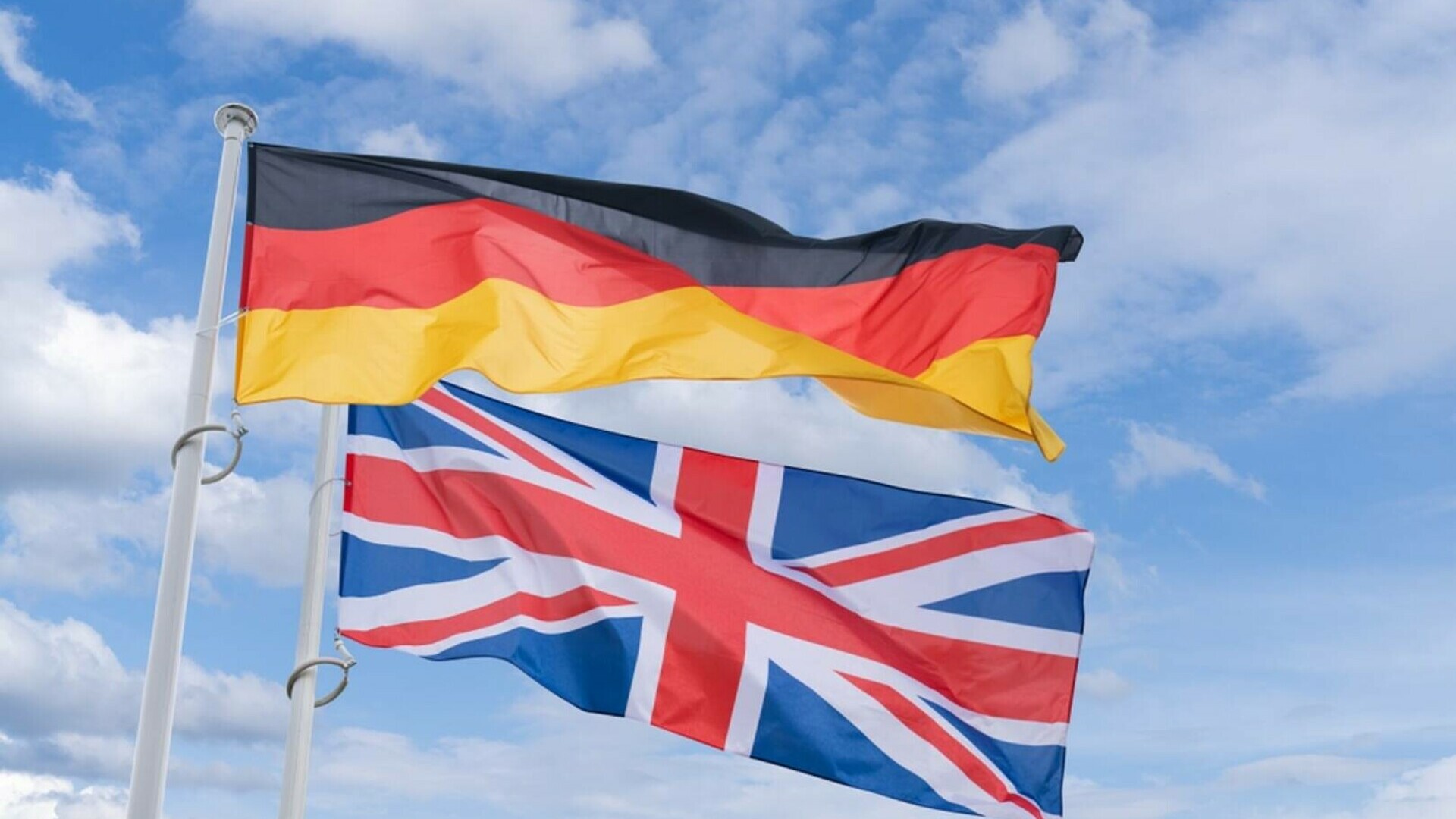 POLITICO: Marea Britanie şi Germania se pregătesc să semneze un tratat de apărare reciprocă cu largă acoperire