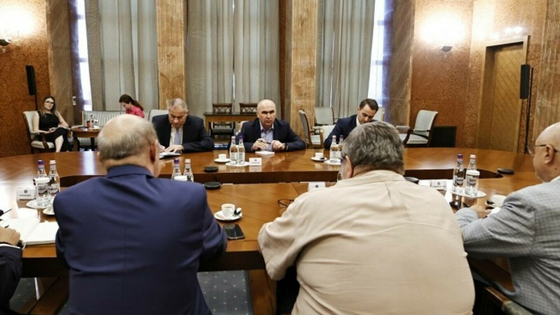 Ilie Bolojan, consultări cu sindicaliștii la Guvern