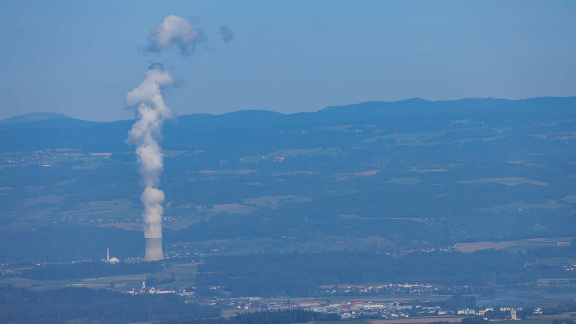 Un reactor nuclear din Elveția a fost oprit. Motivul pentru care a fost luată această decizie