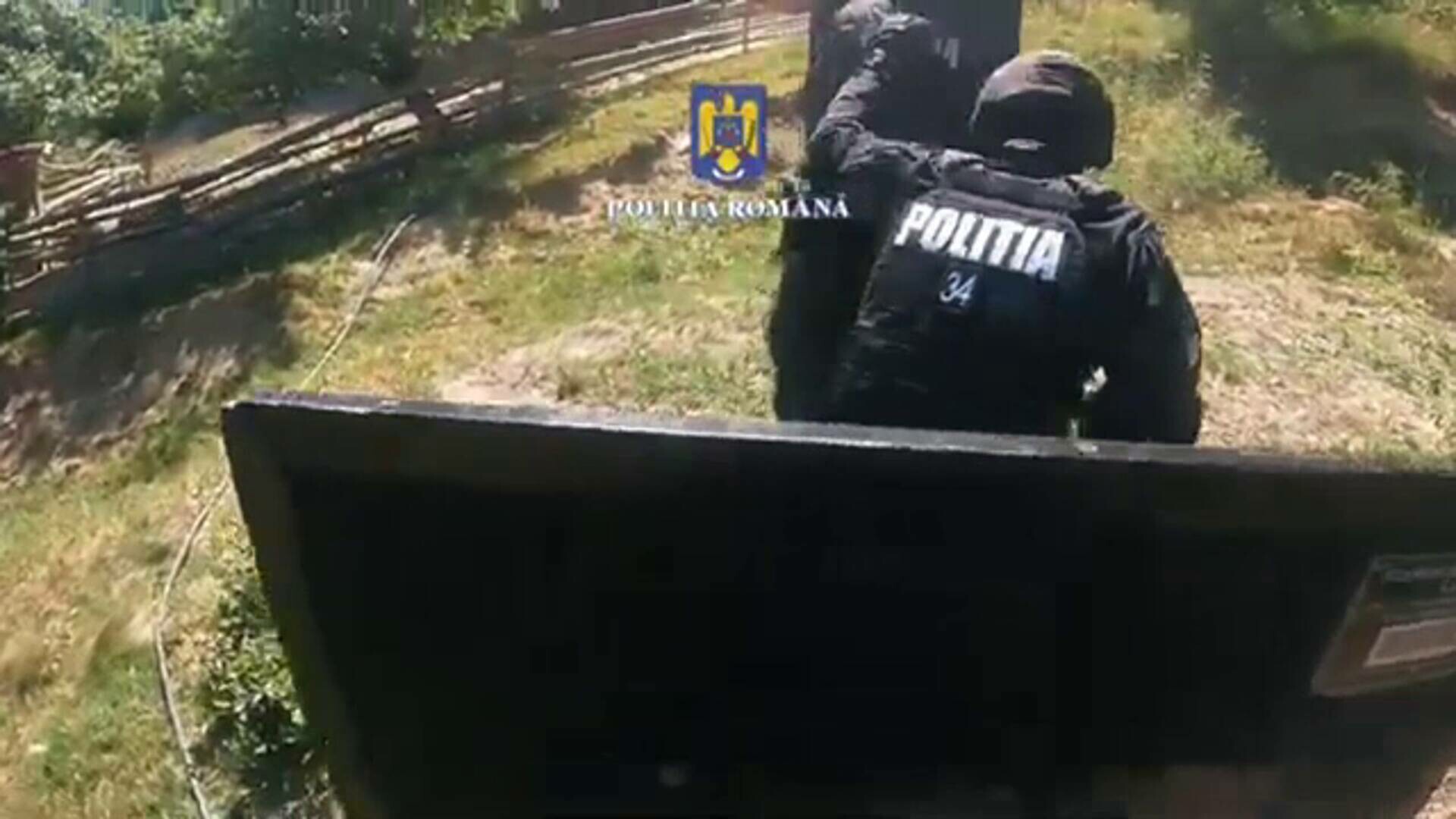 Individ din Bistrița, ridicat de mascați după ce a tras cu arma și a plecat cu mașina, băut. Avea copiii pe banchetă