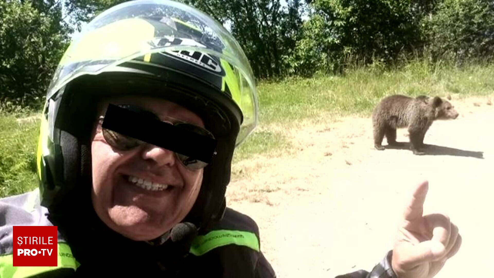 Cine era motociclistul care a fost ucis de o ursoaică pe Transfăgărășan, în timp ce o fotografia