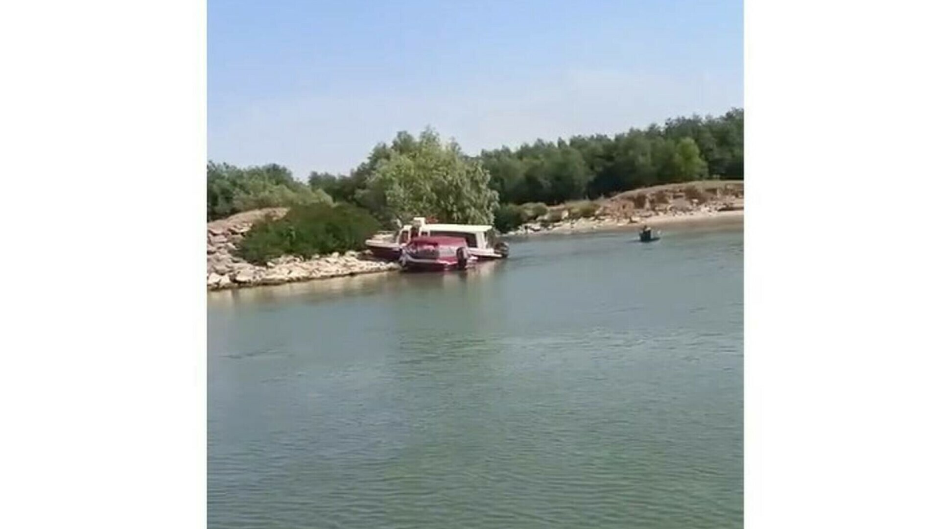 Incident pe braţul Sulina al Dunării. O ambarcaţiune în care se aflau 12 persoane a intrat în mal