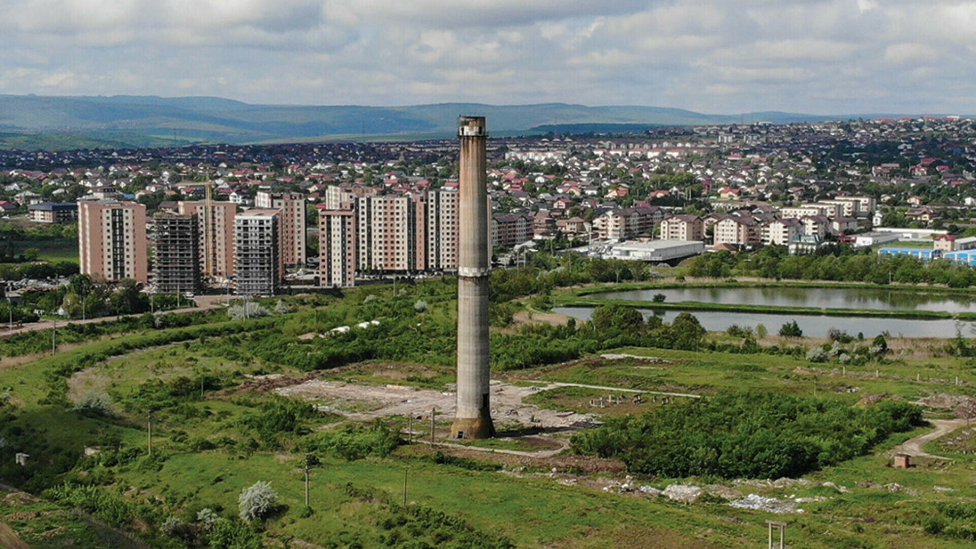Una dintre cele mai înalte construcții din Iași va fi demolată. Ce va fi ridicat în locul turnului de 80 de metri