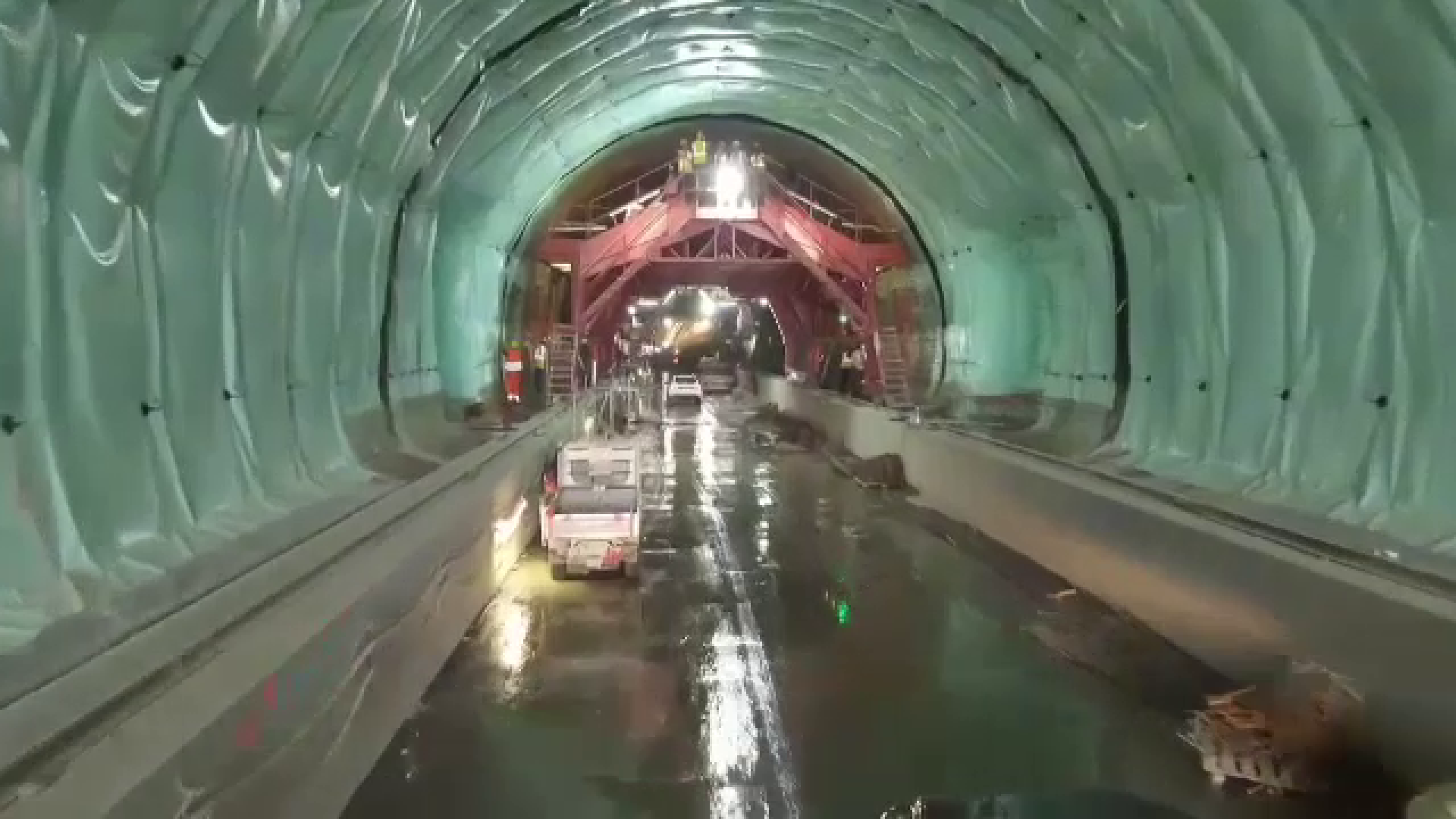 Vin anii marilor tuneluri de autostradă, în România. Care se deschide primul