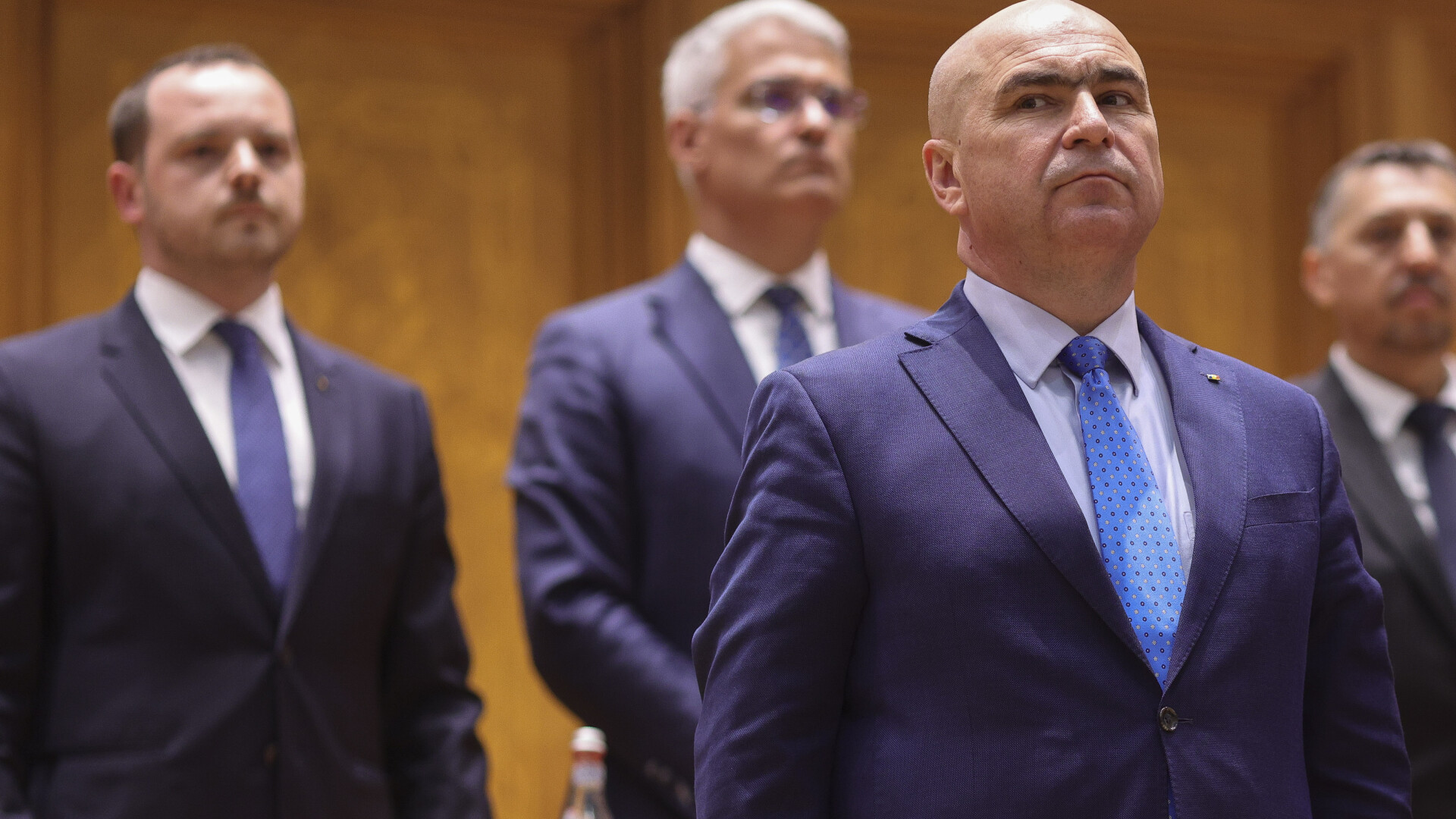 România a împrumutat peste trei miliarde de dolari și un miliard de euro pentru finanțarea deficitului bugetar