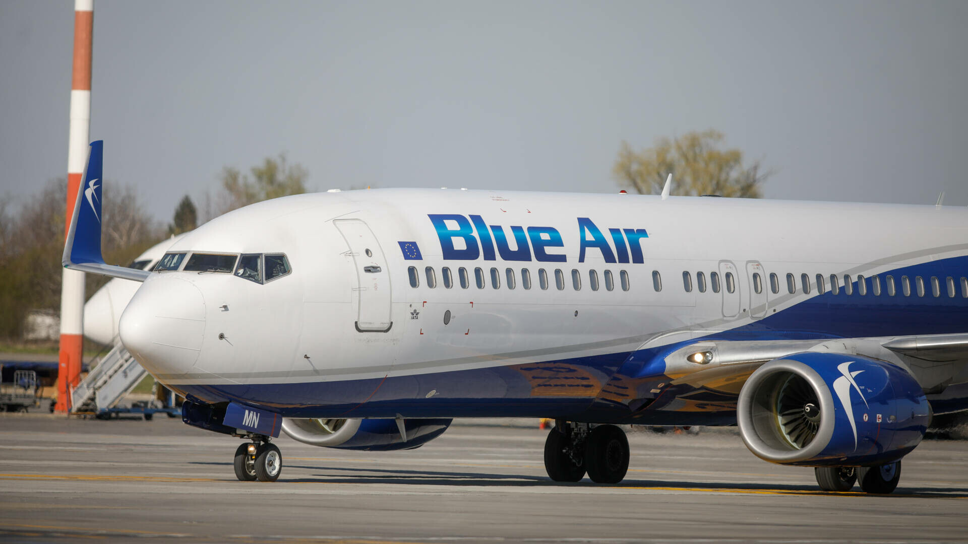 avion, blue air