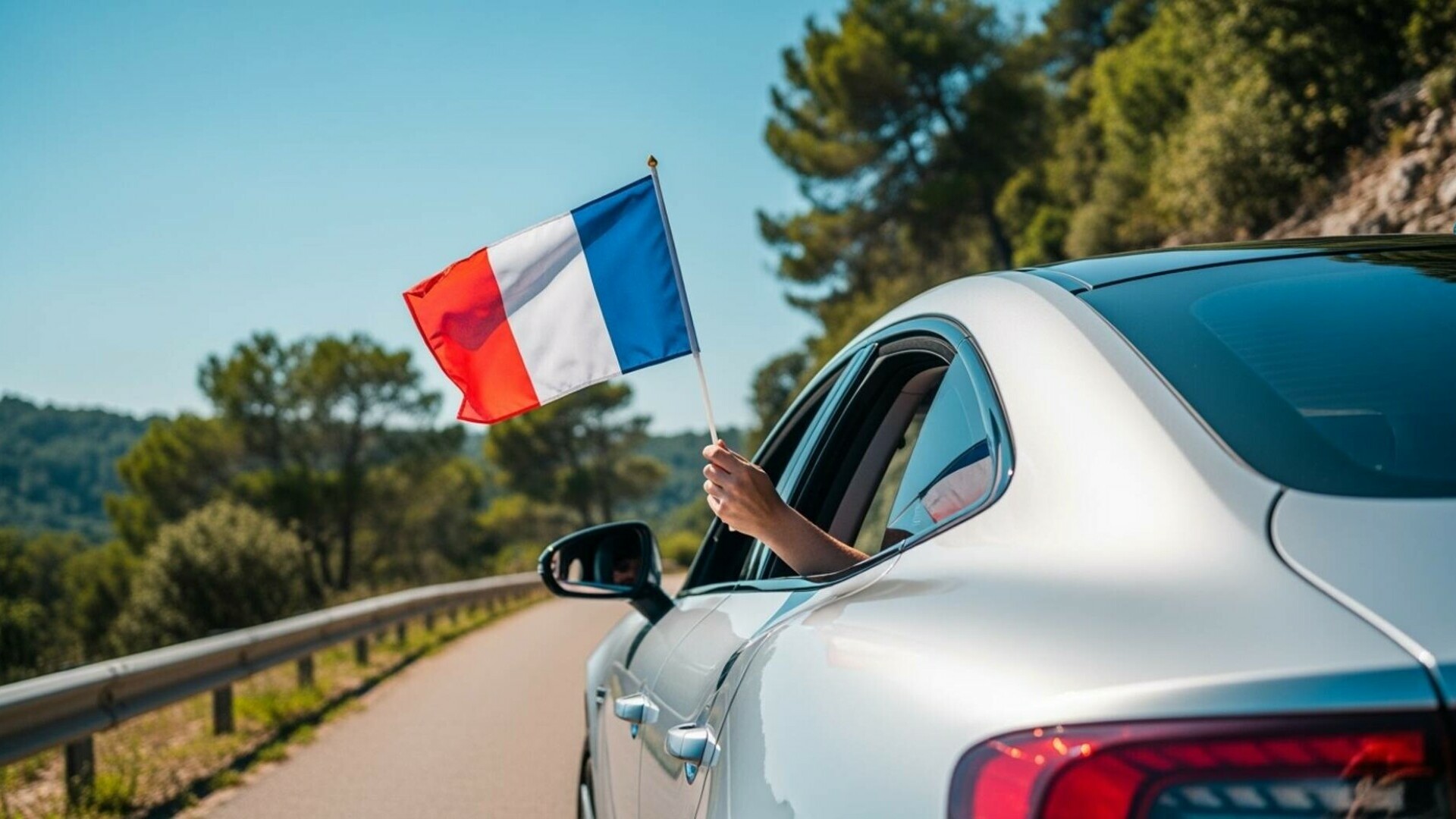 Reguli de circulație în Franța. Ce amenzi riști dacă nu le respecți