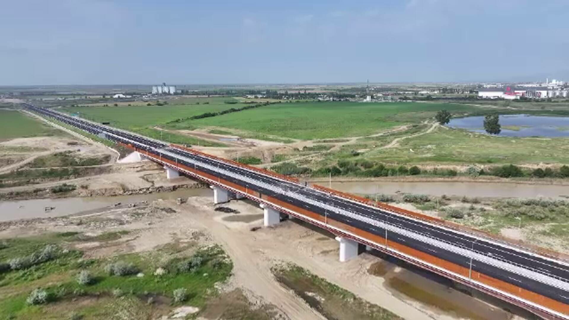 CNAIR: Anul acesta s-ar putea circula pe autostradă de la Bucureşti la Adjud. Care este stadiul lucrărilor pe A7