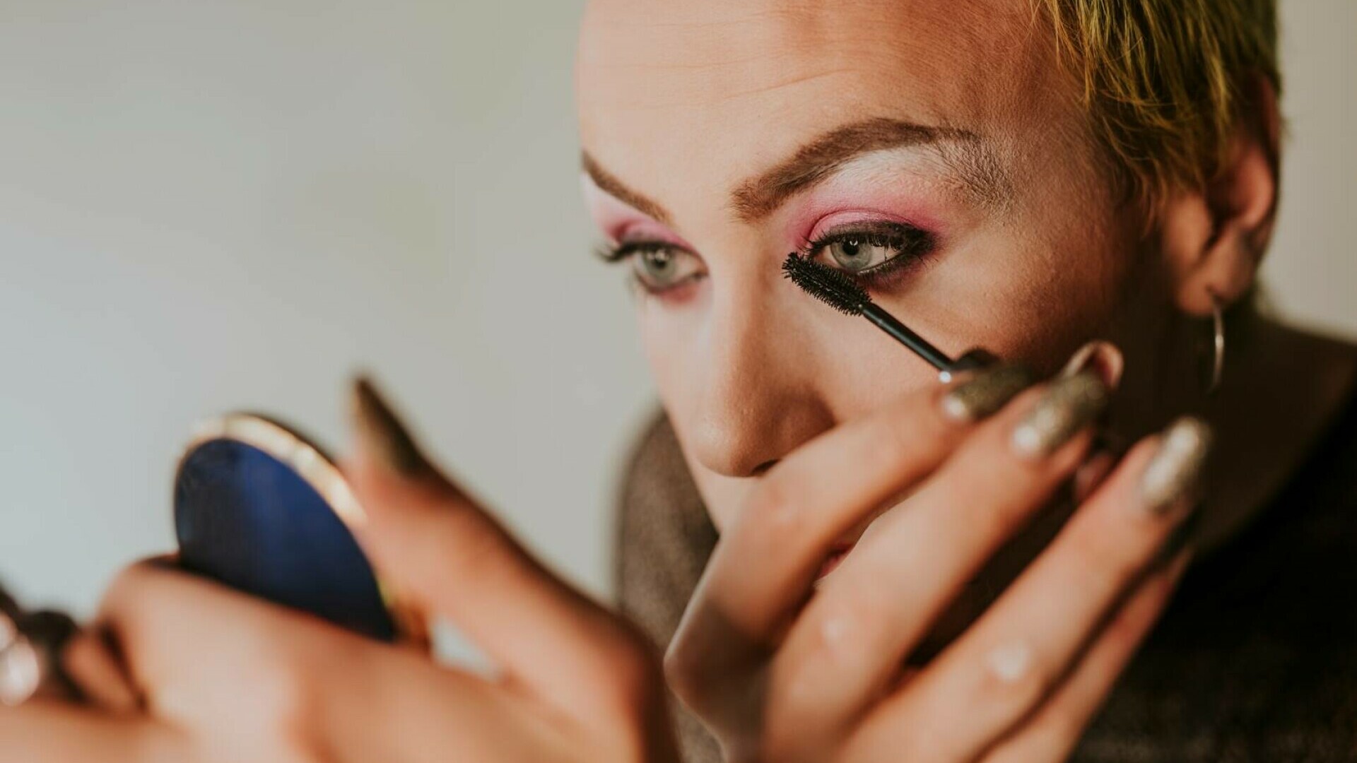 Un travestit chinez a făcut publice dovezi că a păcălit peste 1.000 de bărbați să se culce cu el. Ce a urmat