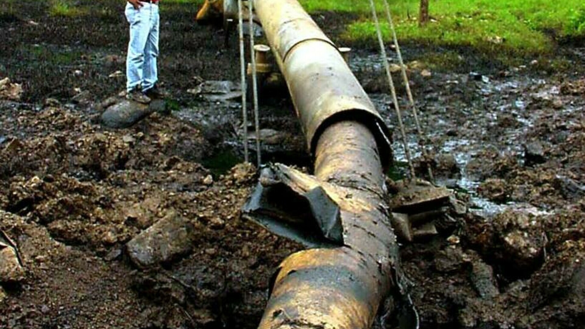 O conductă de petrol din Columbia, bombardată. A fost activat un plan de urgență