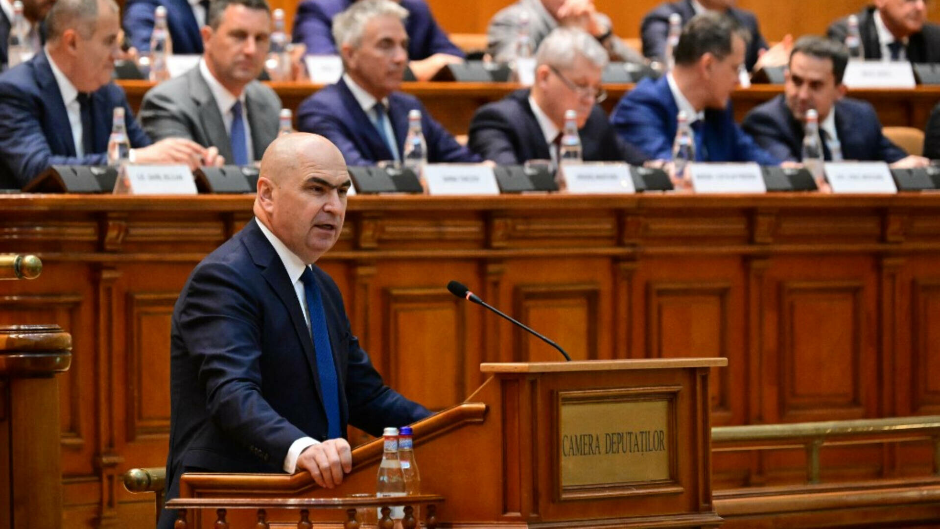Moţiunea de cenzură a opoziției împotriva Guvernului Bolojan, dezbătută astăzi şi supusă votului în plenul comun