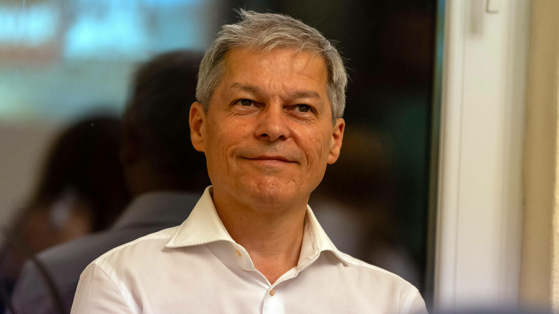Dacian Cioloș, luat în calcul pentru șefia SRI sau SIE de Nicușor Dan - surse