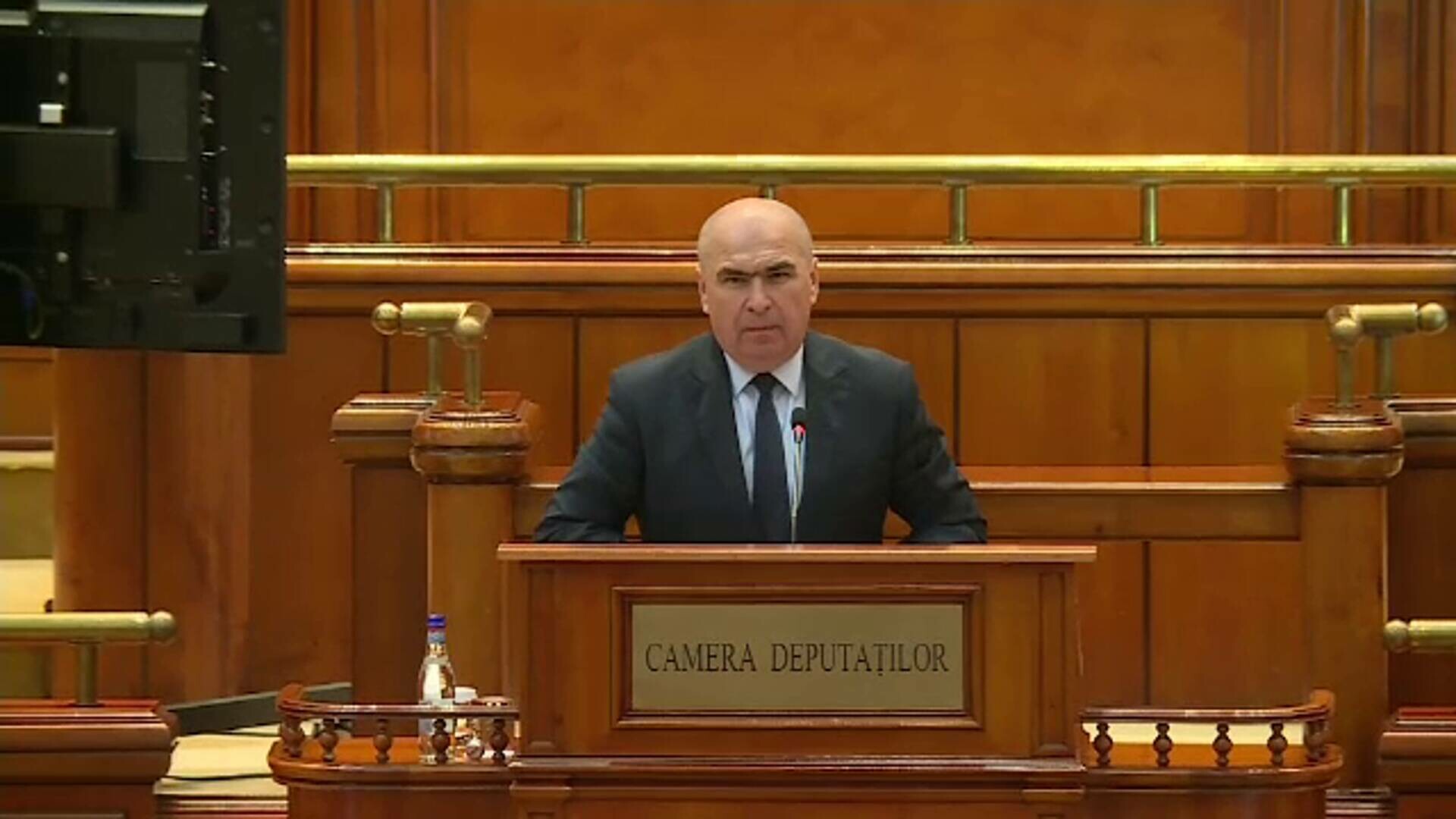 Bolojan rezistă primei moțiuni de cenzură. Grindeanu: ”Ca și cum ai cânta la flaut într-o sală plină de băieți de cartier”