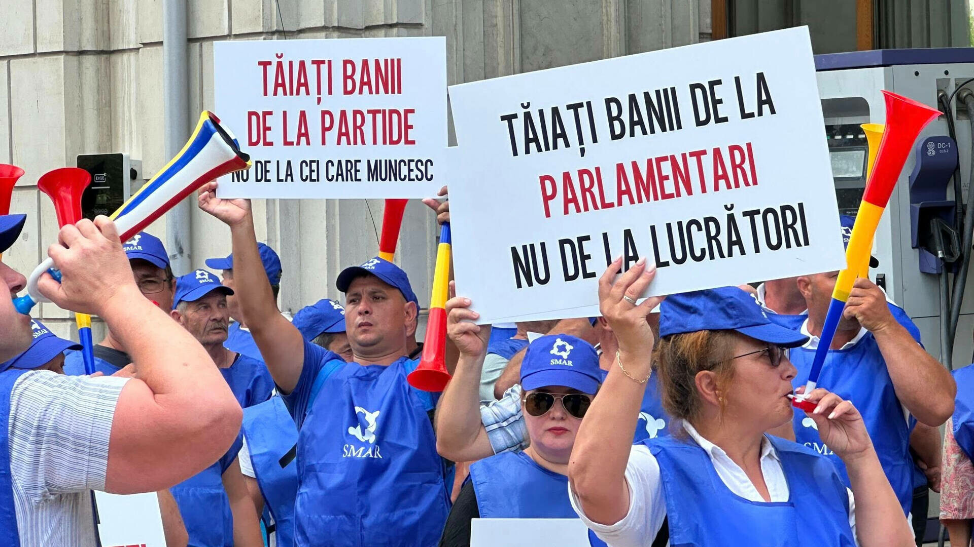 Angajații APIA și MIPE, în stradă. Sindicaliștii acuză că măsurile fiscale ale guvernului blochează fondurile europene