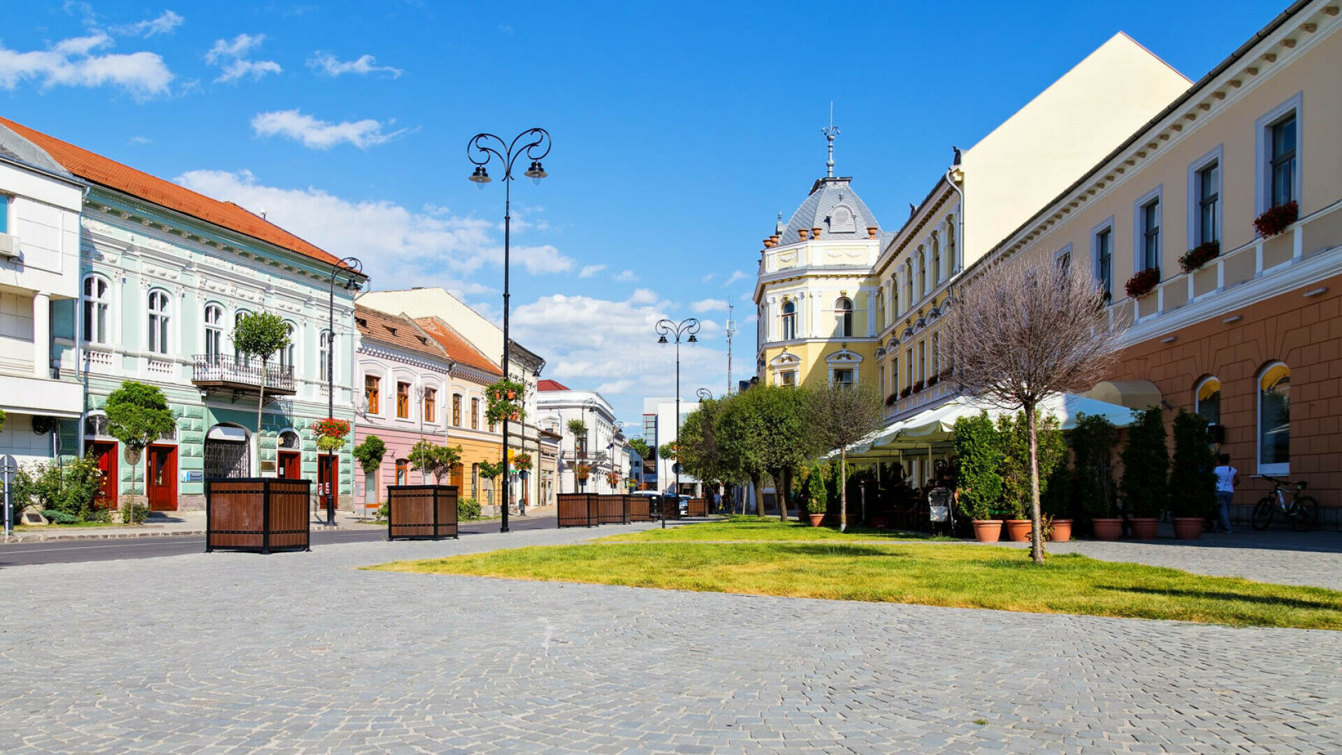 Orașul din România care oferă câte 100 de euro tinerilor sub 35 de ani pentru plata chiriei