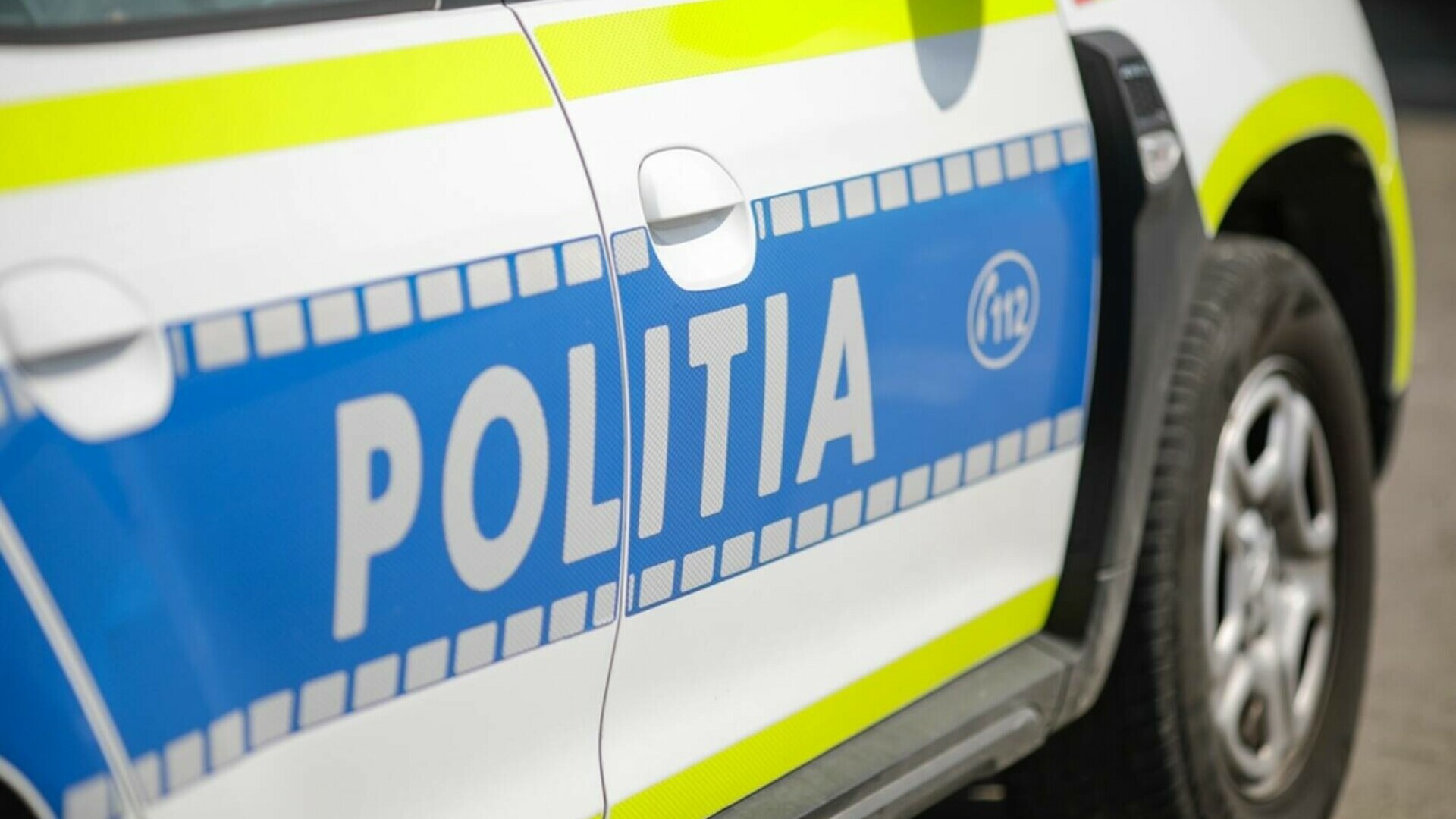 Un bărbat din Timiș a fost arestat după ce s-a lăudat că li-a violat fiica de 12 ani. „Eu am dezvirginat-o”