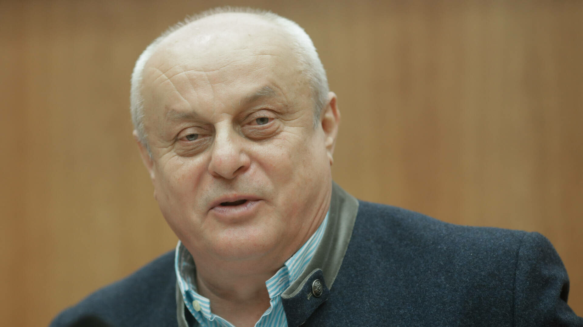 Fostul șef Romsilva, care a încasat 100.000 euro primă de pensionare, a dat în judecată regia și cere despăgubiri cu dobândă