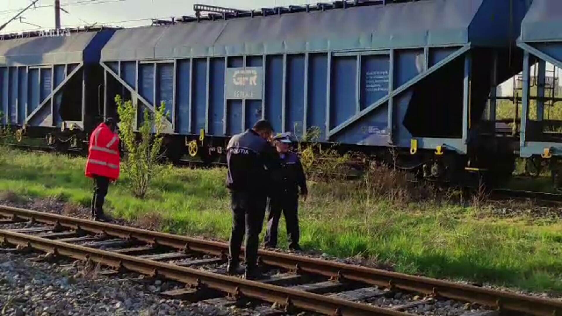 Băiat din Capitală, în stare gravă la spital după ce s-a urcat pe un tren. Are arsuri pe 80% din corp