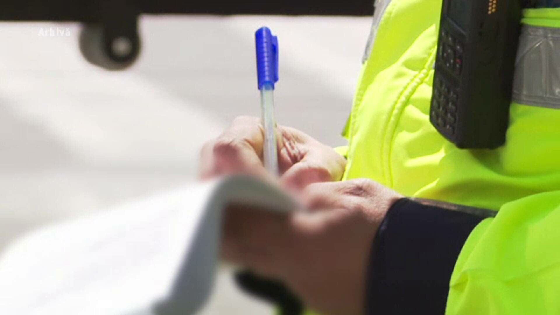 Un bunic de 61 de ani a fost arestat preventiv după ce și-a agresat sexual nepoata de 12 ani timp de trei ani