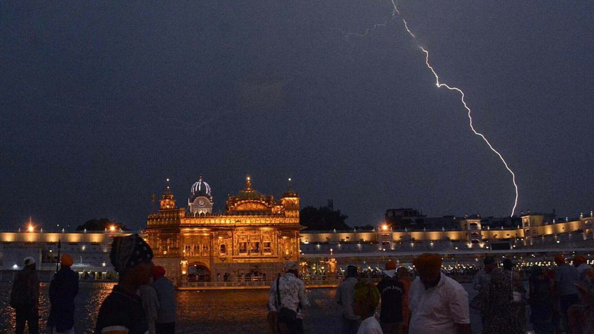 Fulgerele au ucis cel puțin 33 de oameni în India. Bihar este lovit din nou de fenomene extreme