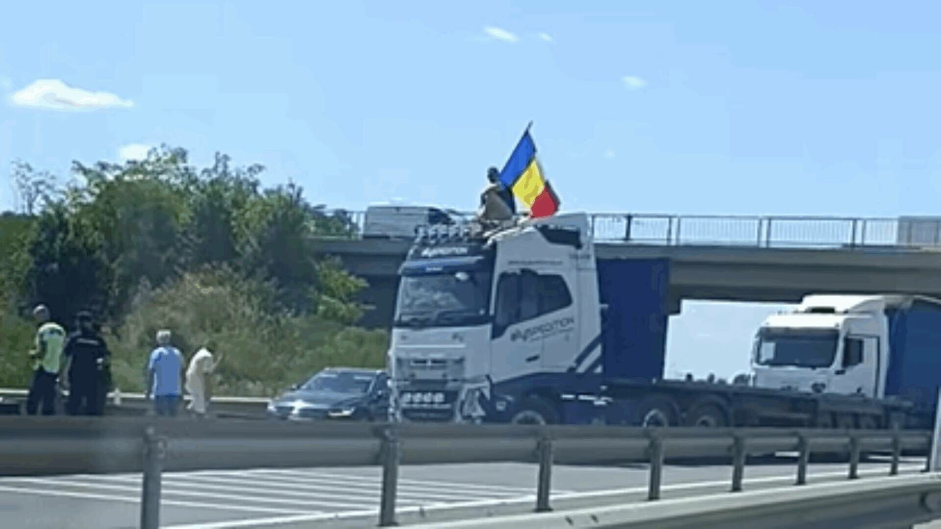 „Stegarul tirist” care a pus camionul de-a latul pe A1 și a blocat intrarea în București a fost reținut de polițiști