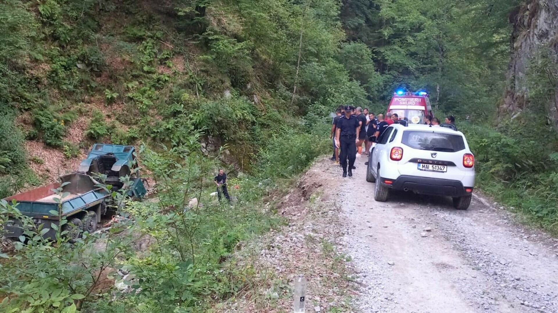 Un camion a căzut într-o râpă, în Gorj. Sunt doi morți și patru răniți. A fost activat Planul Roșu