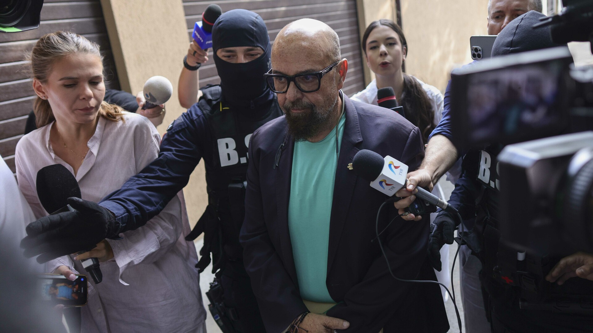 Interceptări. Piedone îi dădea indicații unui angajat al hotelului, înainte de control: „Spune-le să-mi pregătească 3 camere”