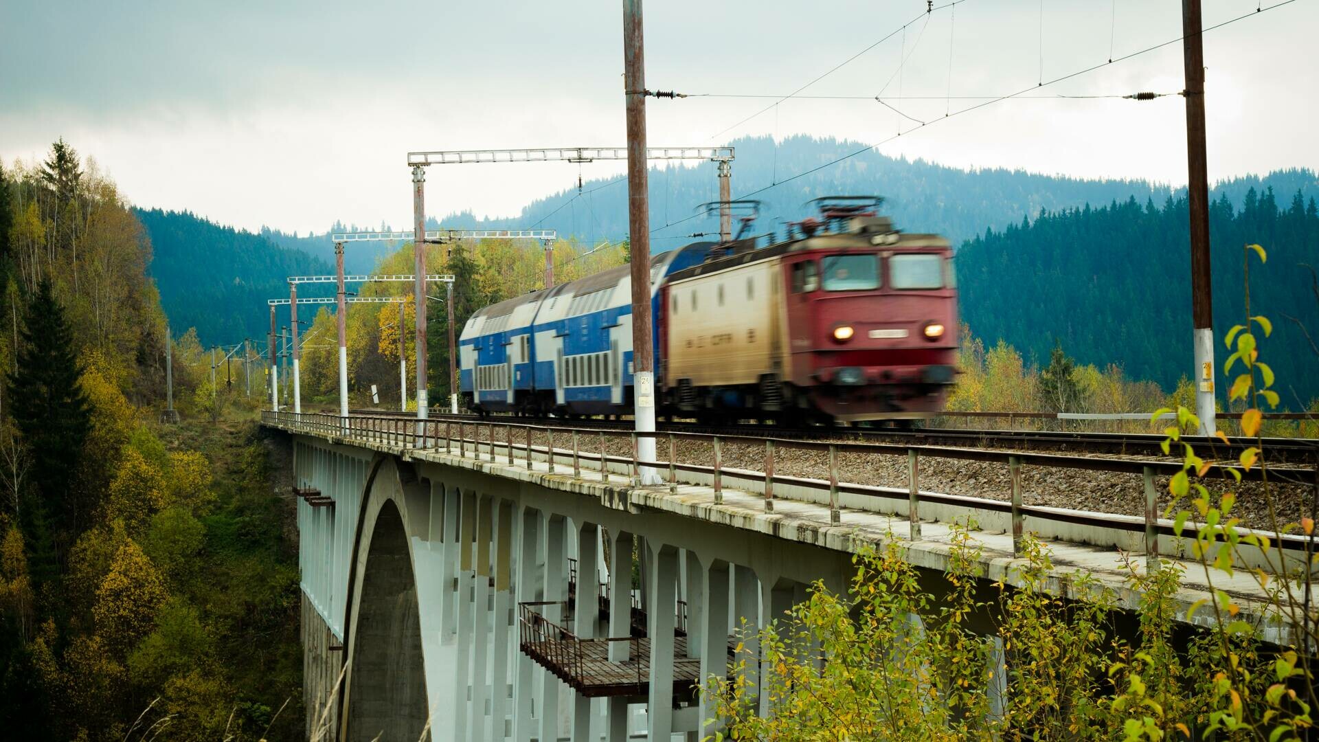 CFR SA face economie: taie salariile și programul a peste 1.400 de angajați, care vor munci doar patru zile pe săptămână