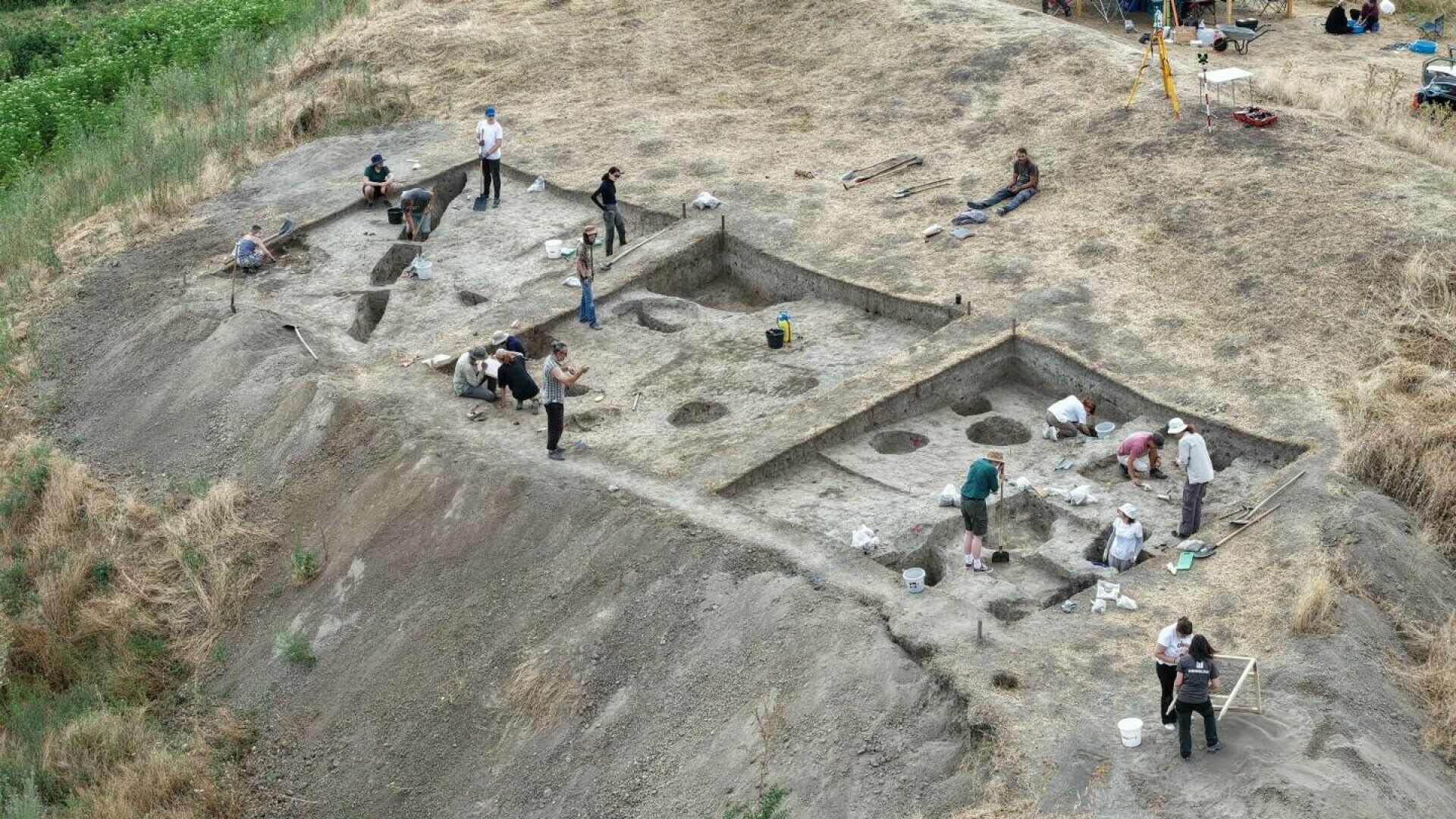 Preistoria de la porţile Bucureştilor: o vizită pe şantierul arheologic Glina - Bălăceanca. Praf, muncă, milenii de istorie