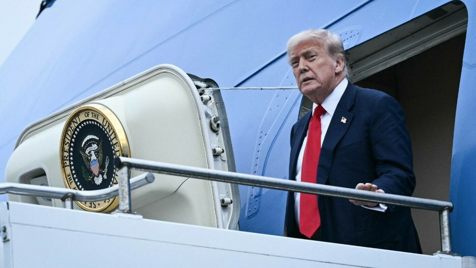 Donald Trump, avertisment din Scoția: „Migrația ilegală omoară Europa. Este o invazie”.